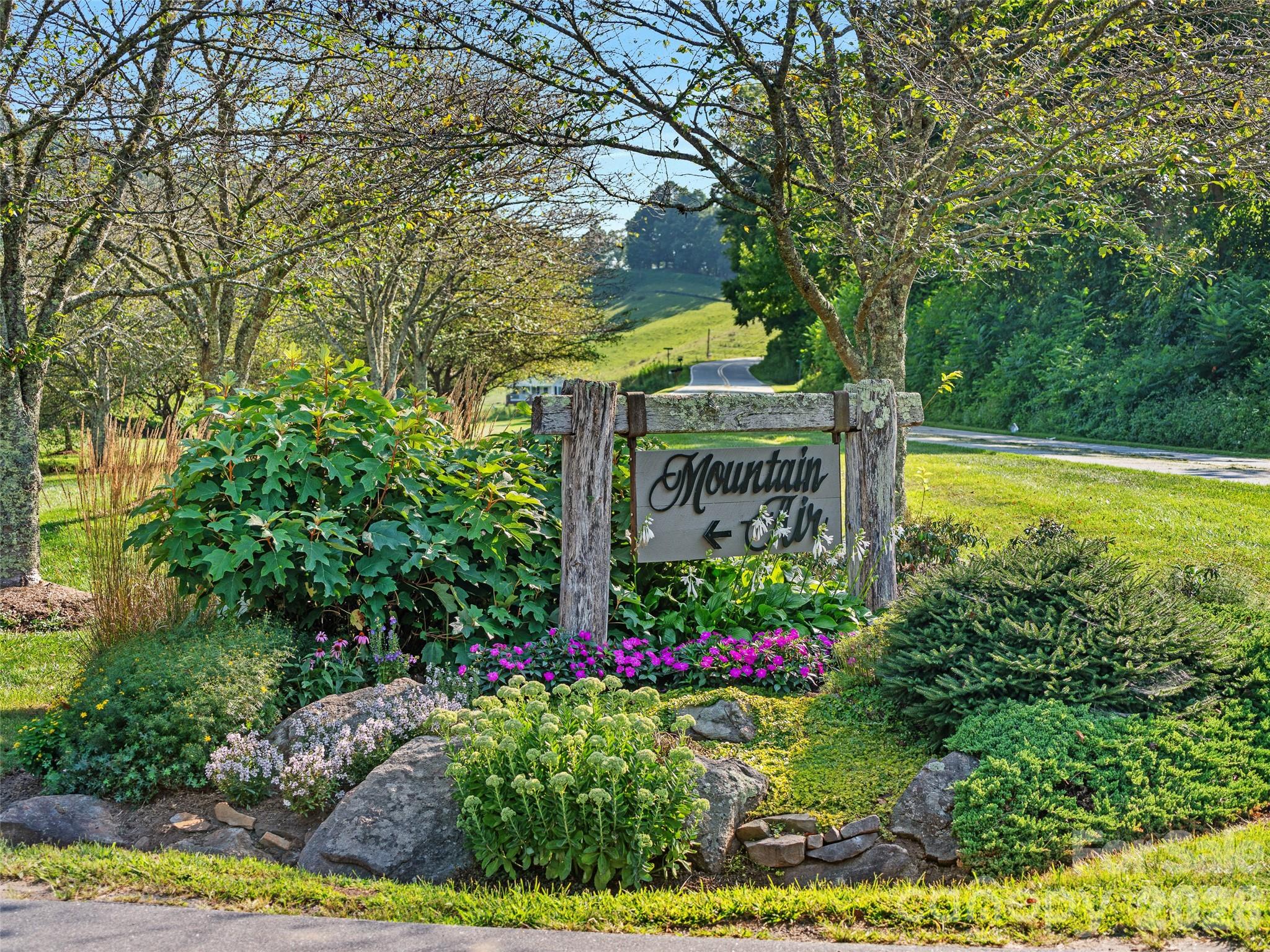 81 Creekside Way #F-101 — Burnsville
