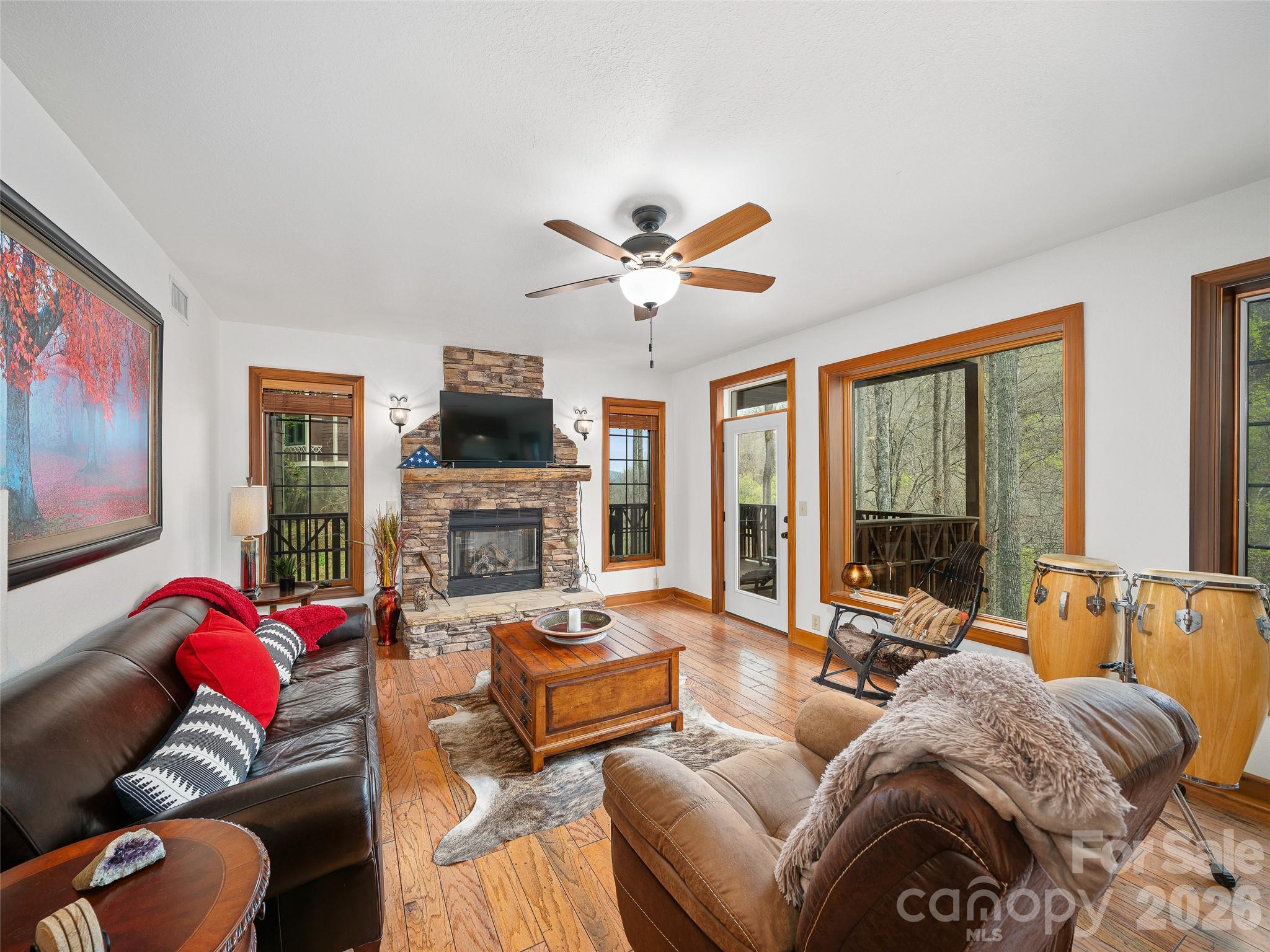 81 Creekside Way #F-101 — Burnsville