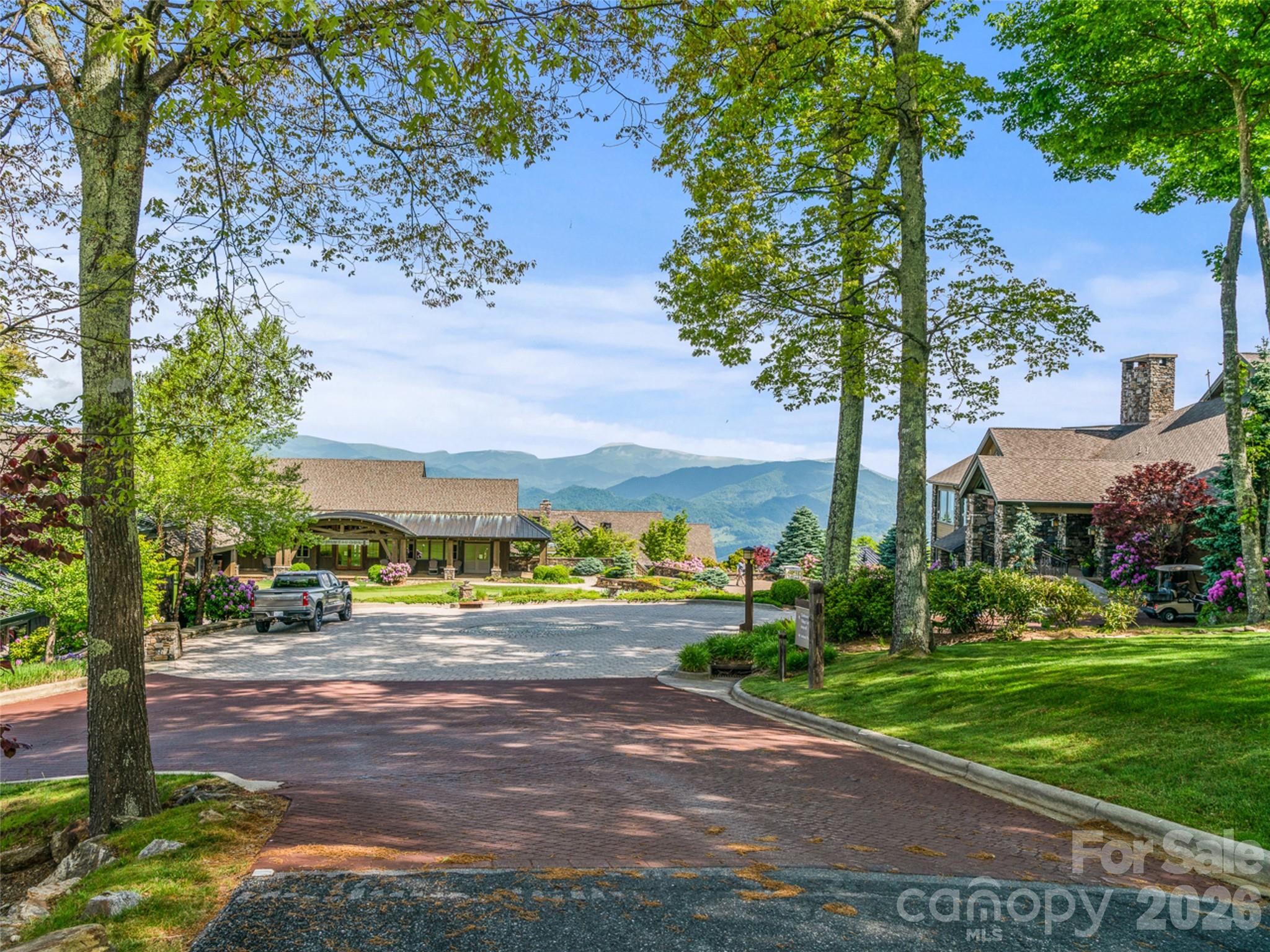 81 Creekside Way #F-101 — Burnsville