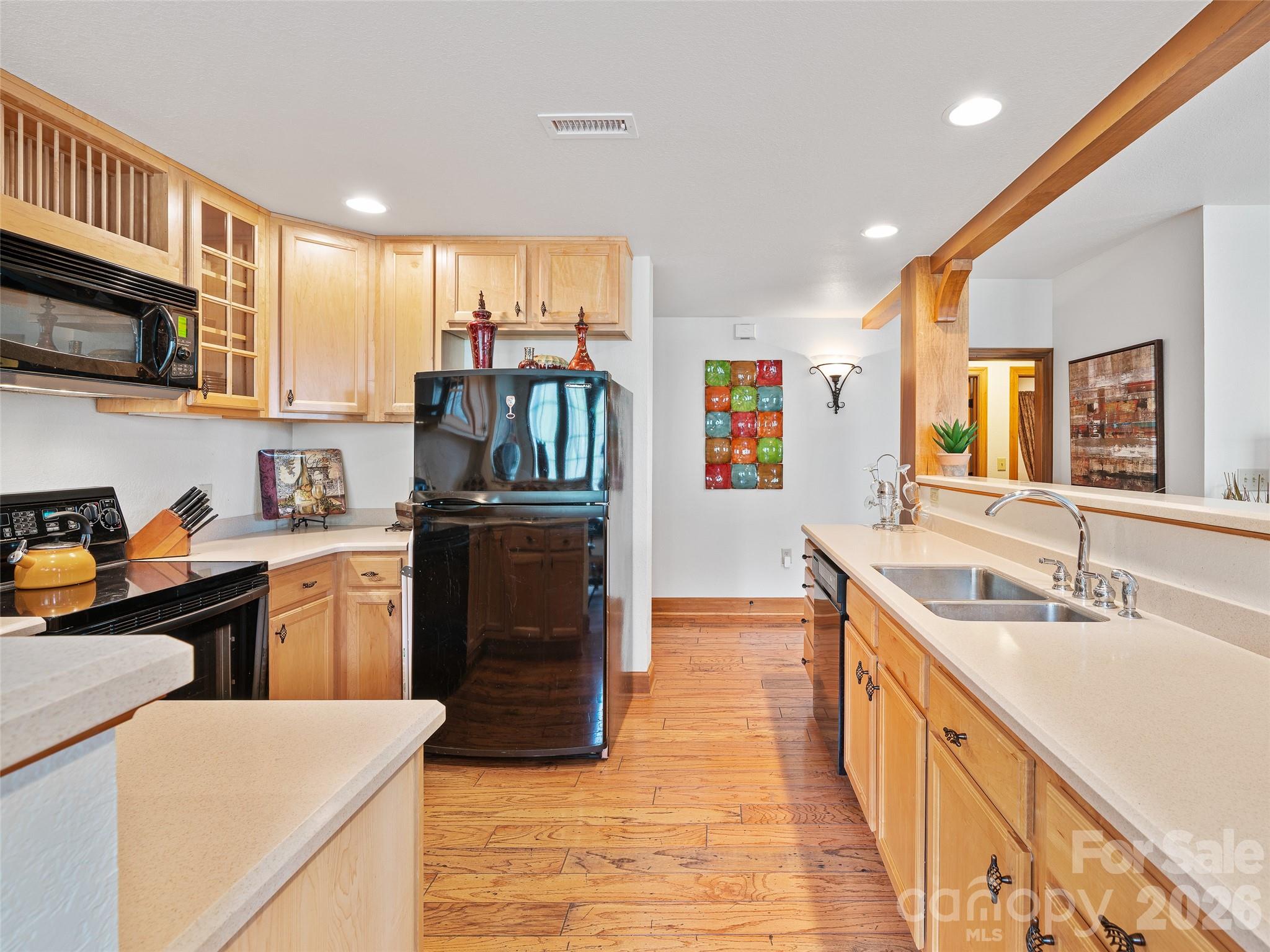 81 Creekside Way #F-101 — Burnsville