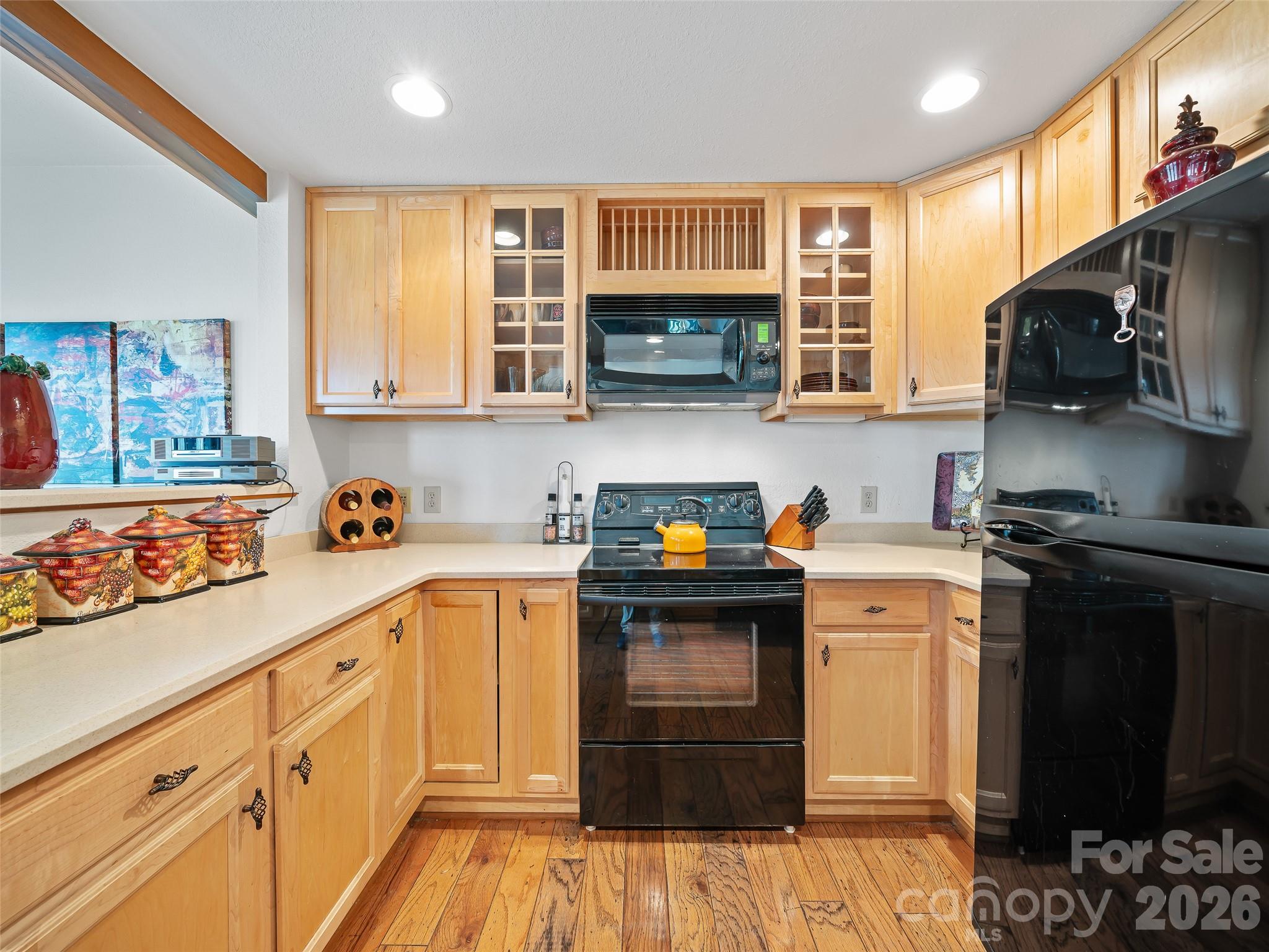 81 Creekside Way #F-101 — Burnsville