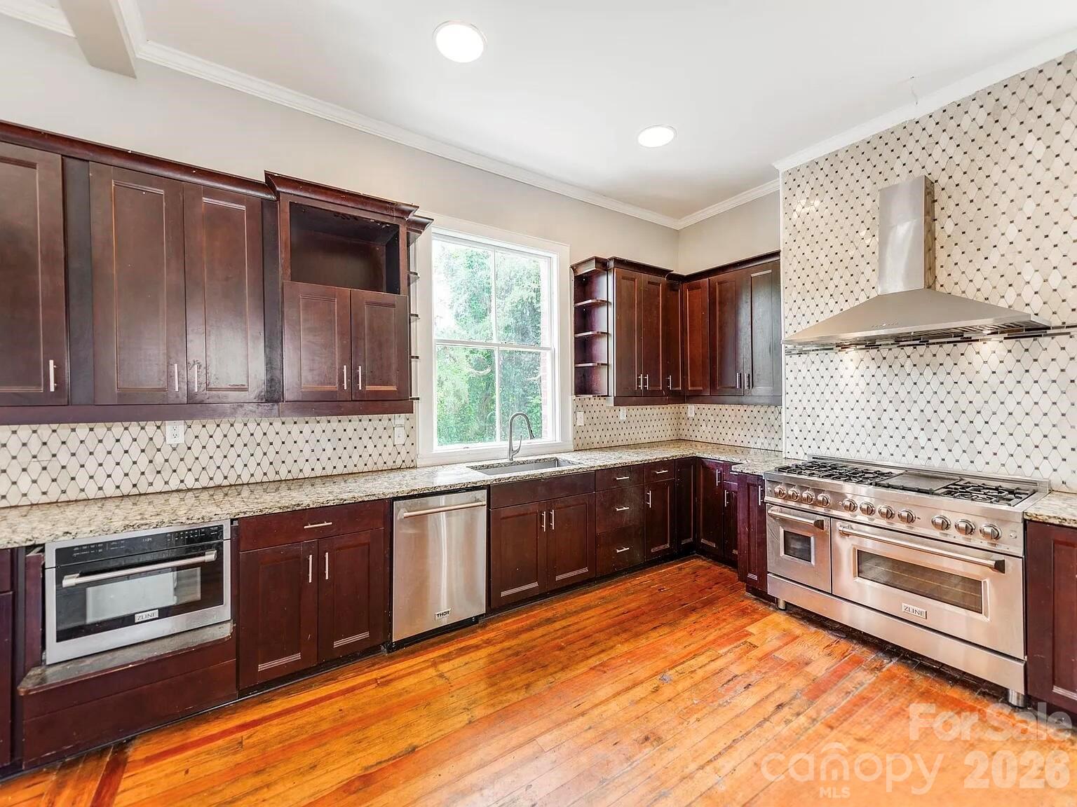 128 W End Street — Chester