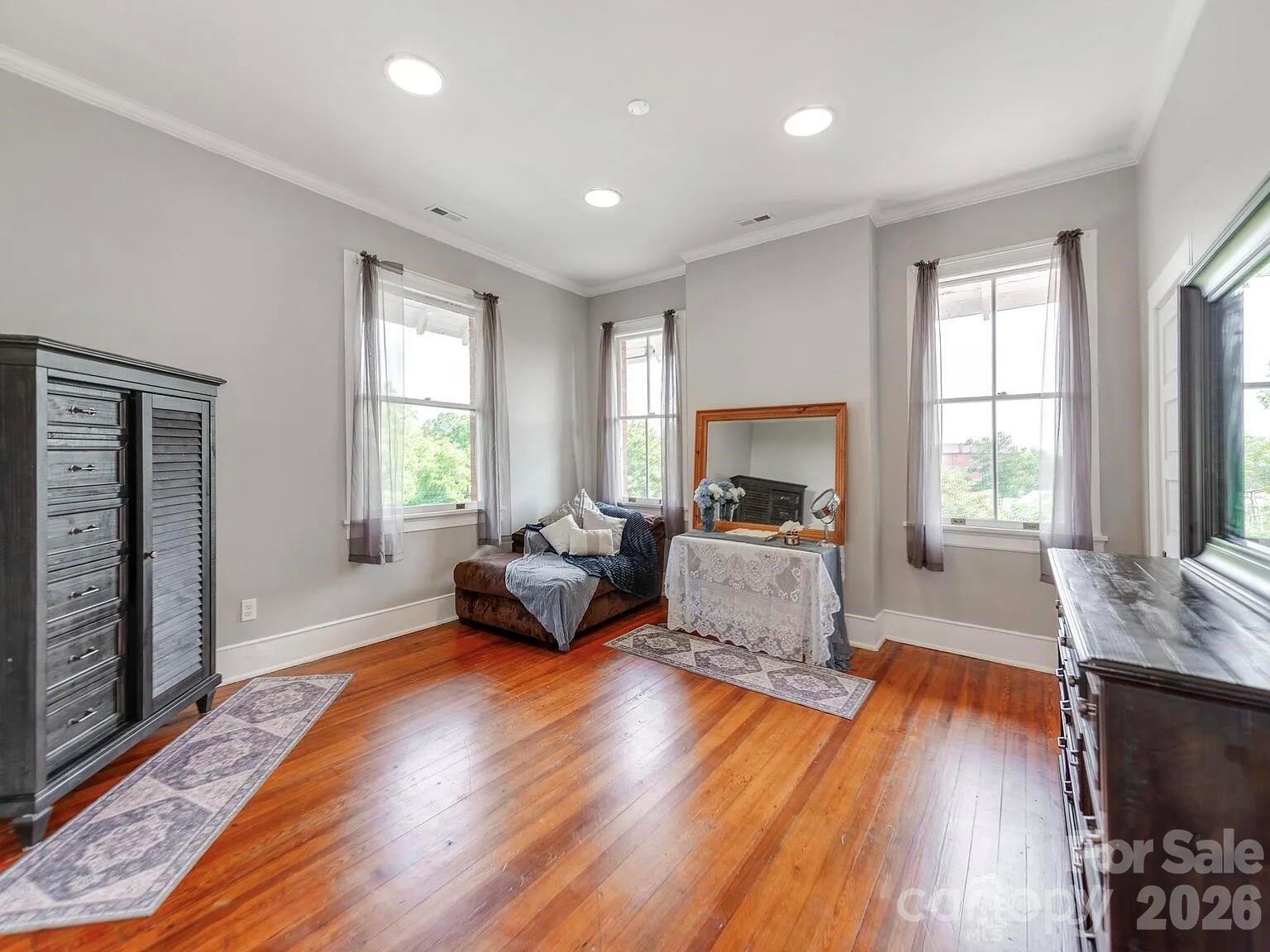 128 W End Street — Chester