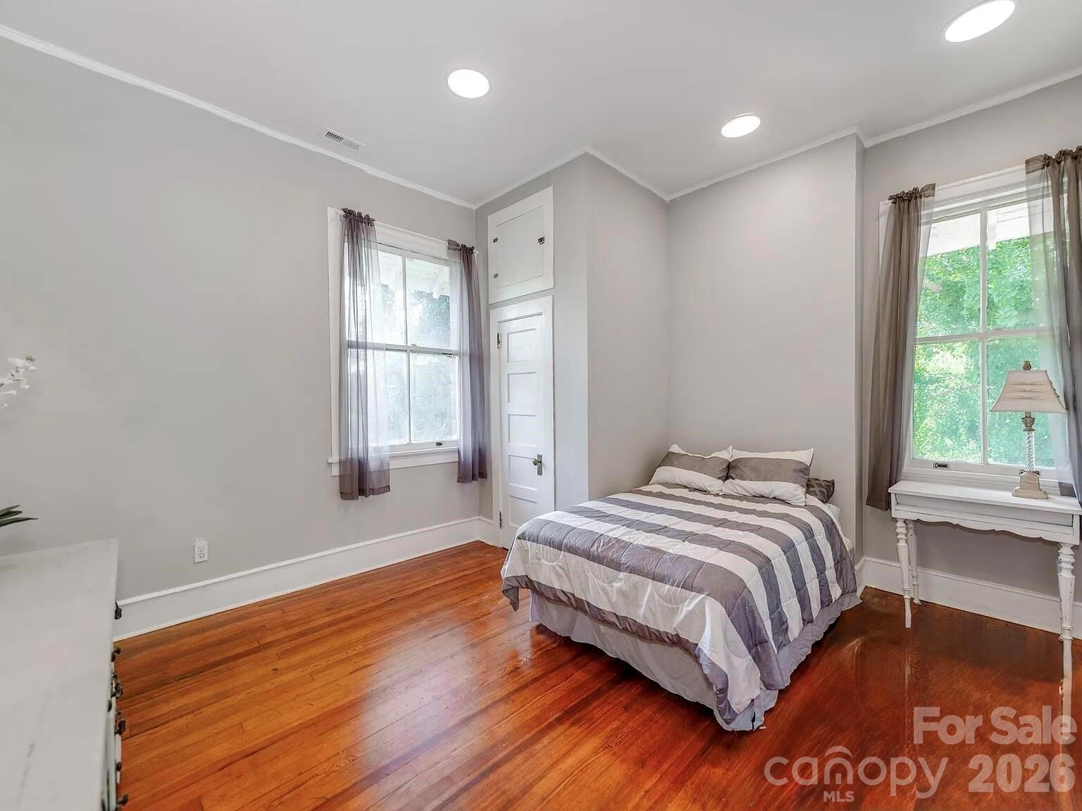 128 W End Street — Chester