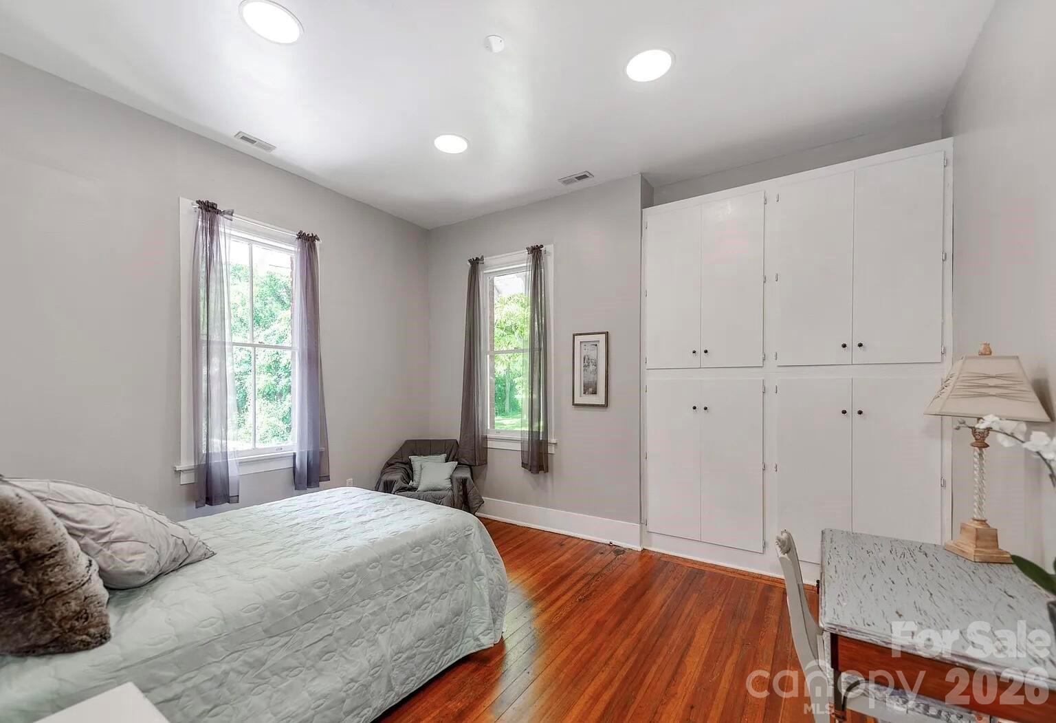 128 W End Street — Chester