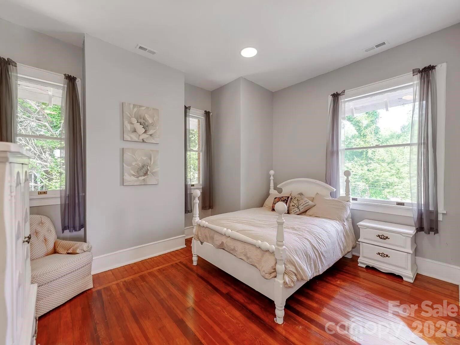 128 W End Street — Chester
