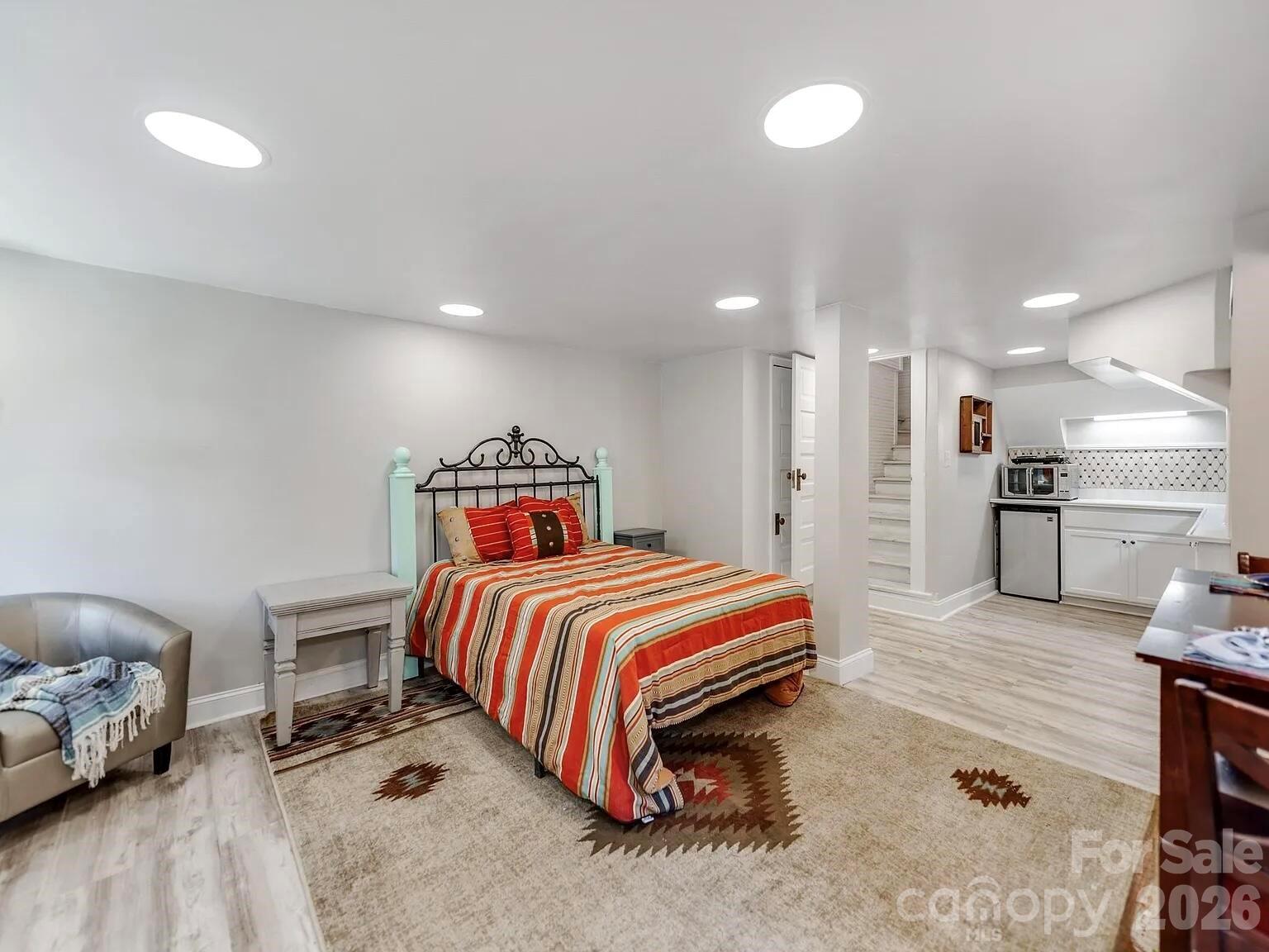 128 W End Street — Chester