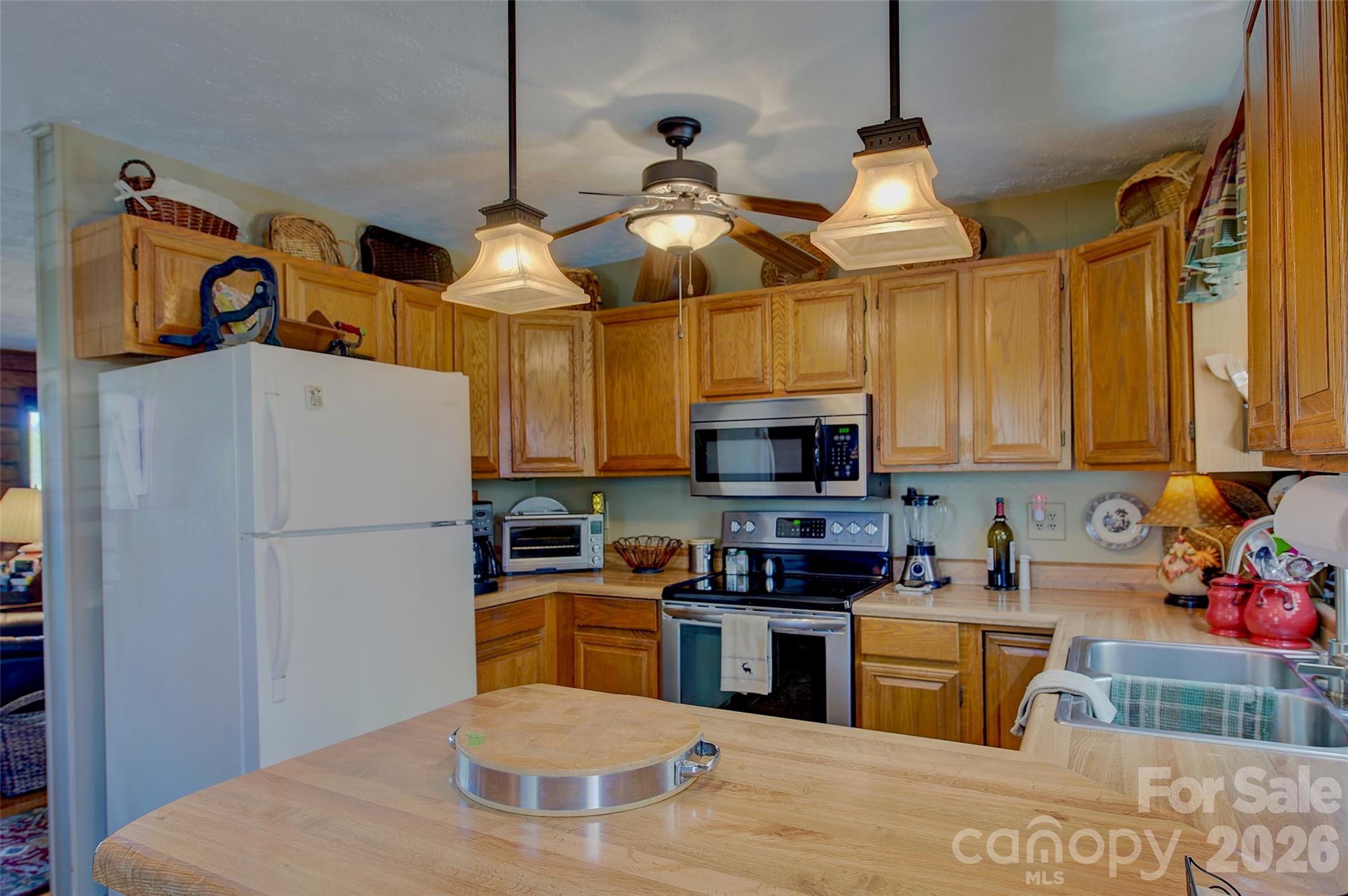 551 Carvers Knob Road — Spruce Pine