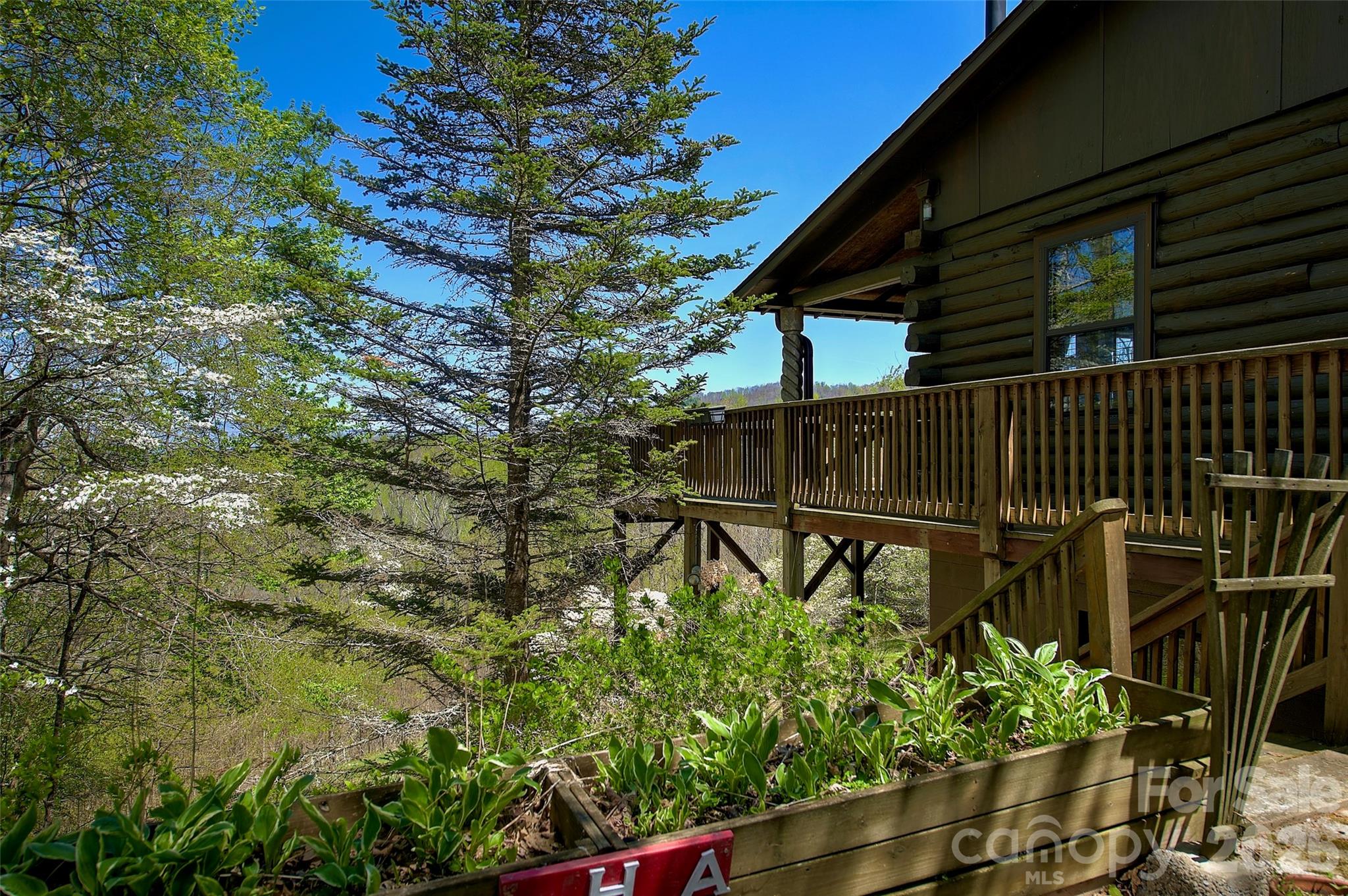 551 Carvers Knob Road — Spruce Pine