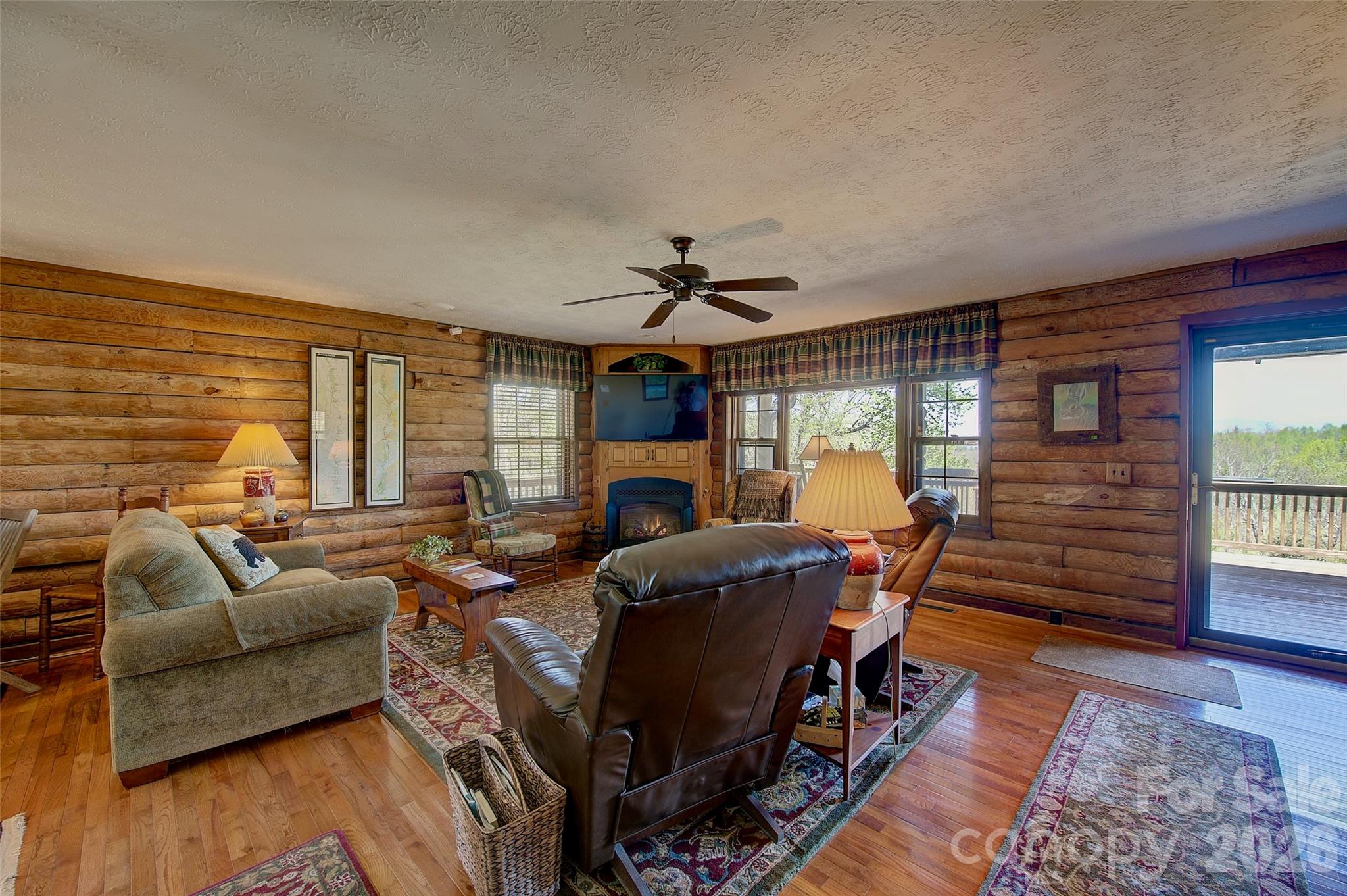 551 Carvers Knob Road — Spruce Pine