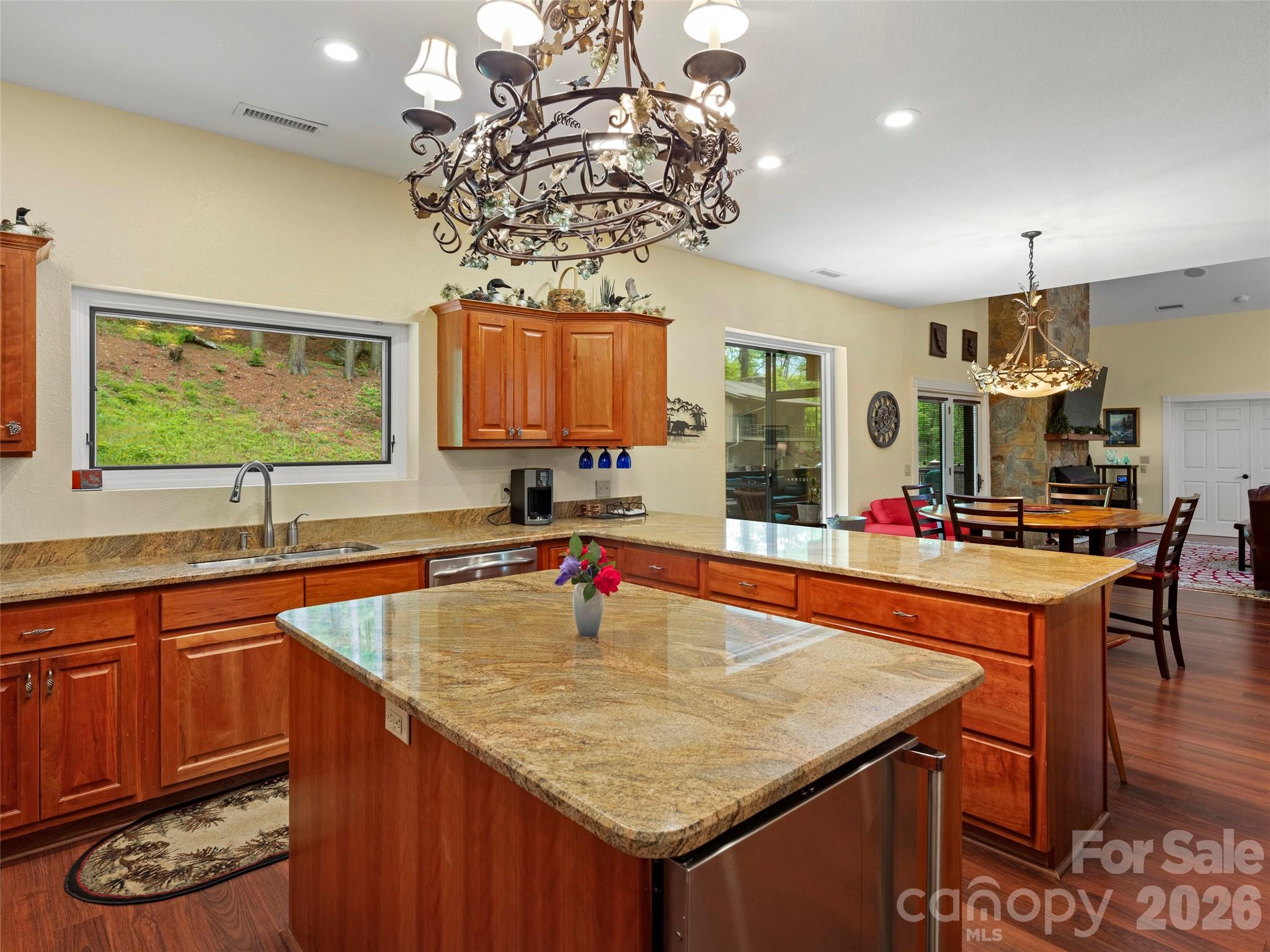 79 Ward Road — Maggie Valley