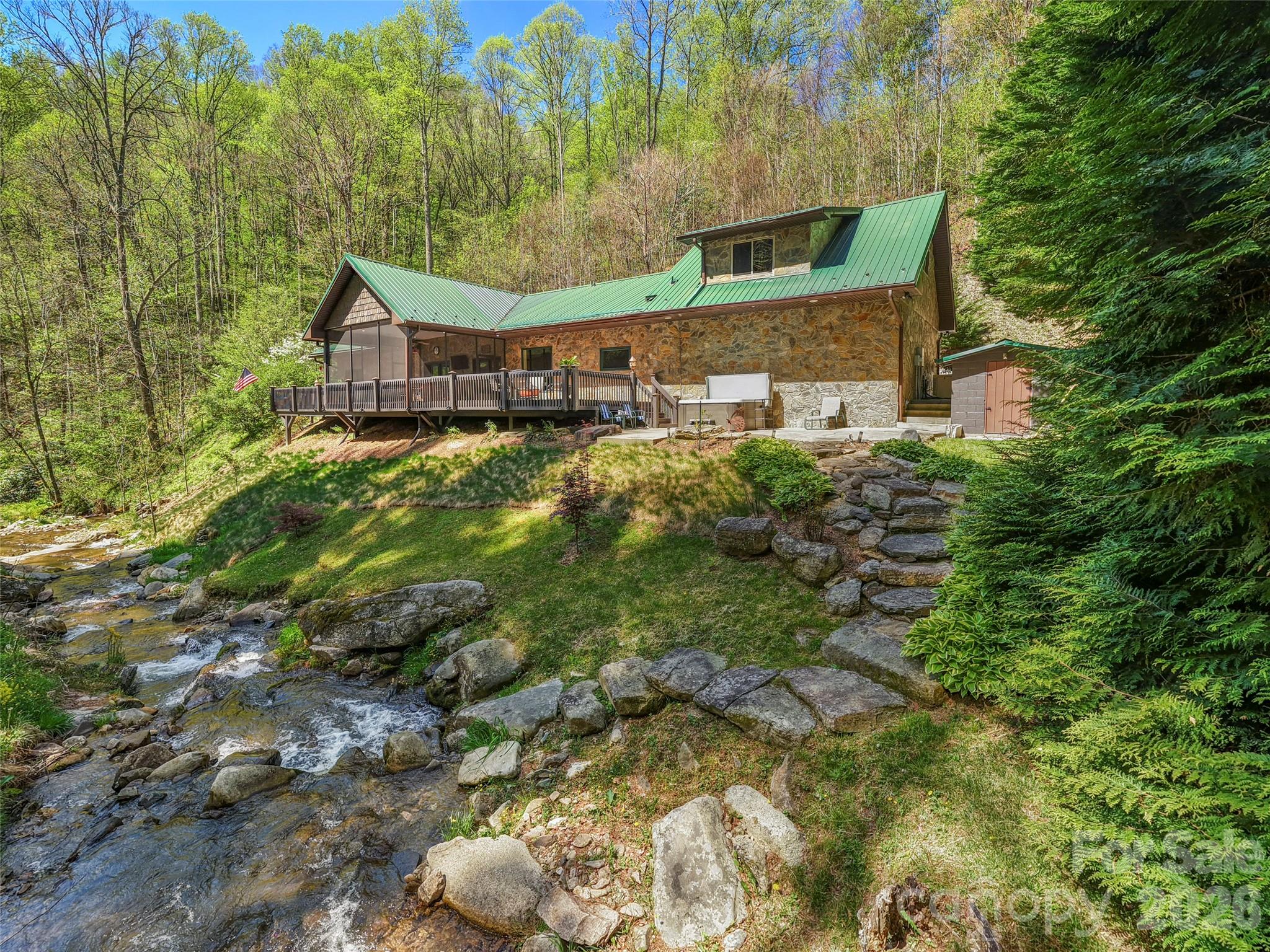 79 Ward Road — Maggie Valley