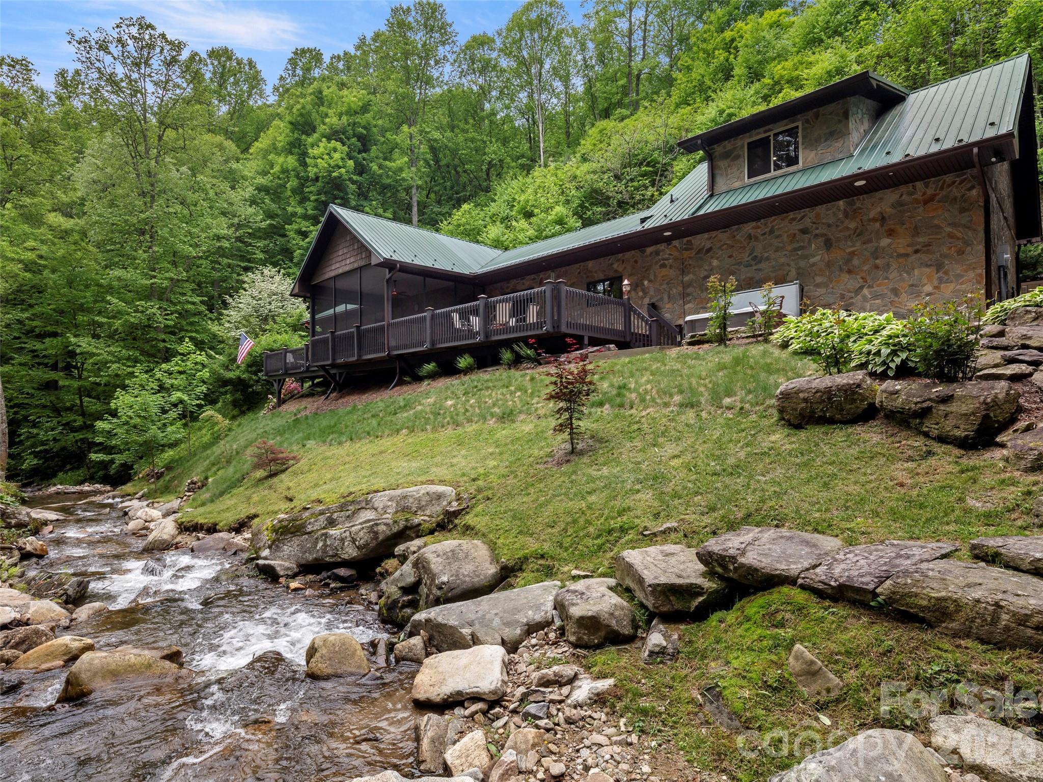 79 Ward Road — Maggie Valley