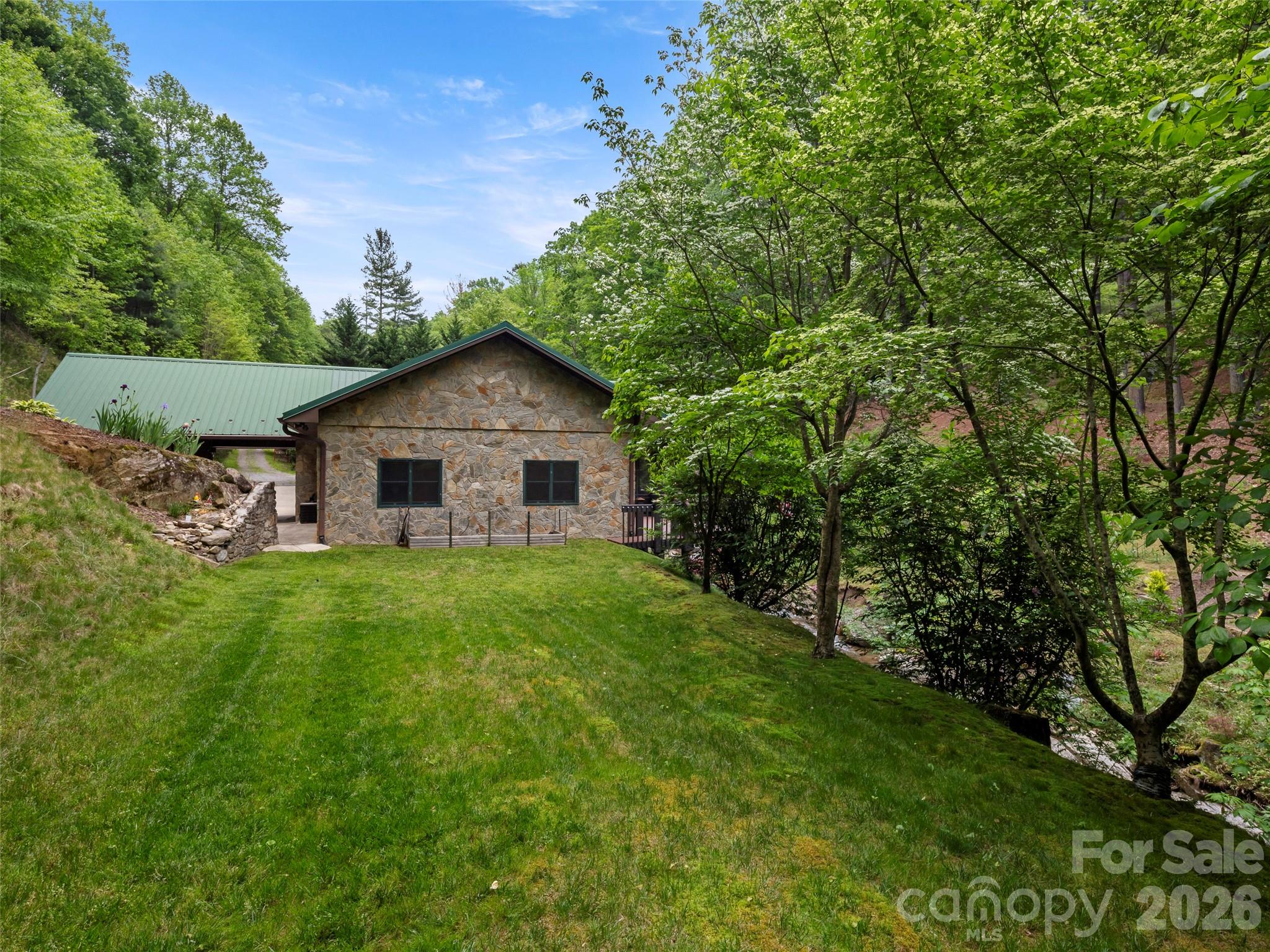 79 Ward Road — Maggie Valley