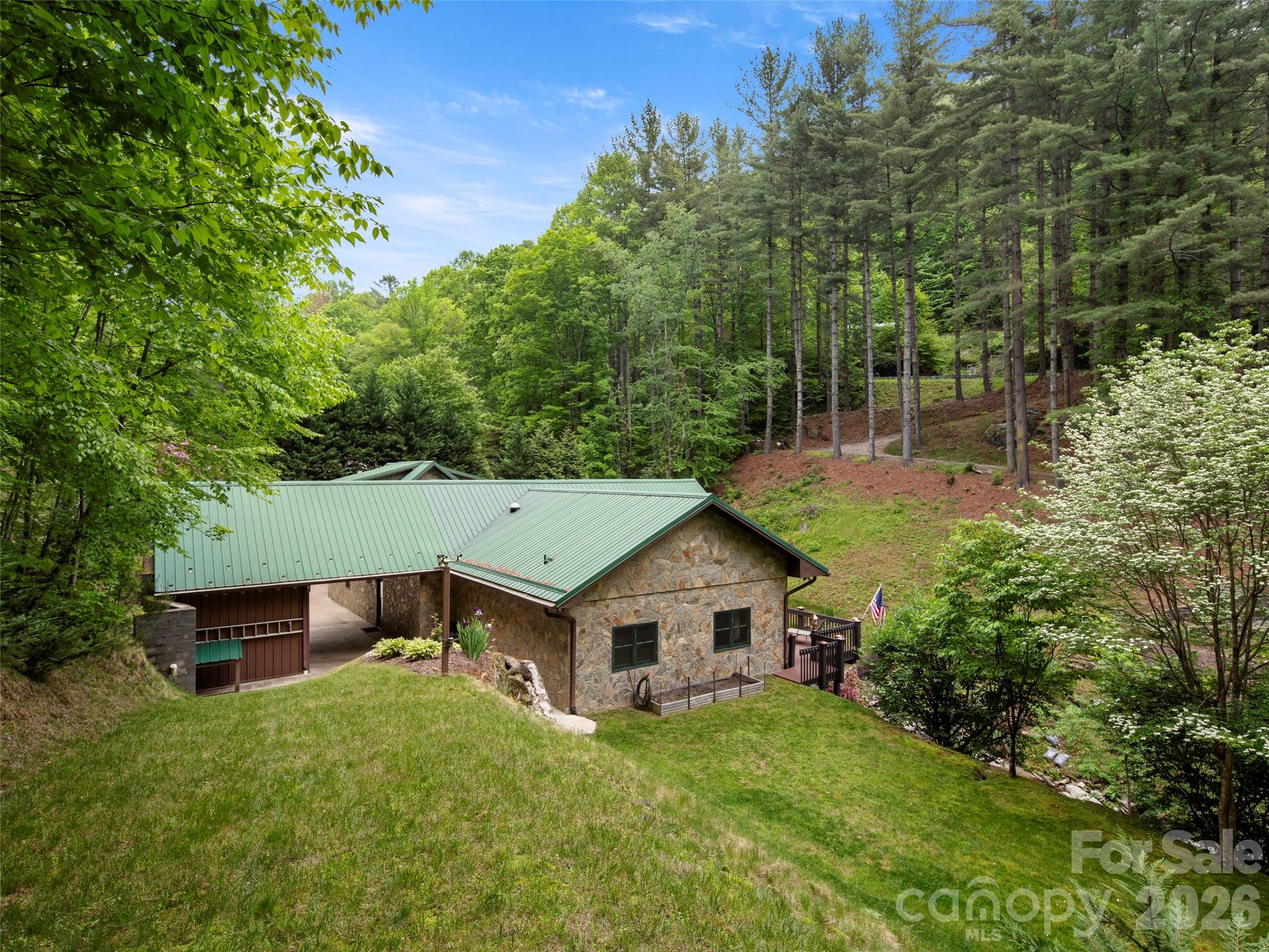 79 Ward Road — Maggie Valley