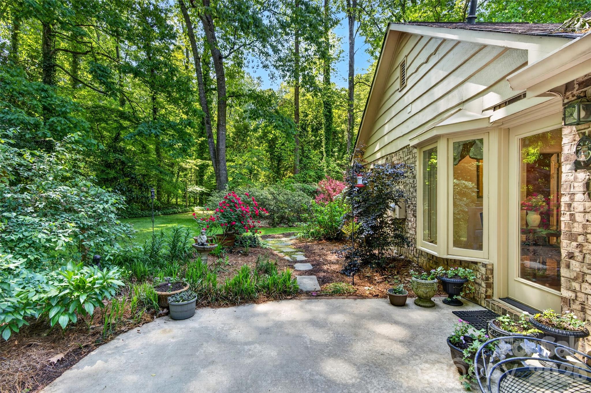 537 Saint Cloud Drive — Statesville