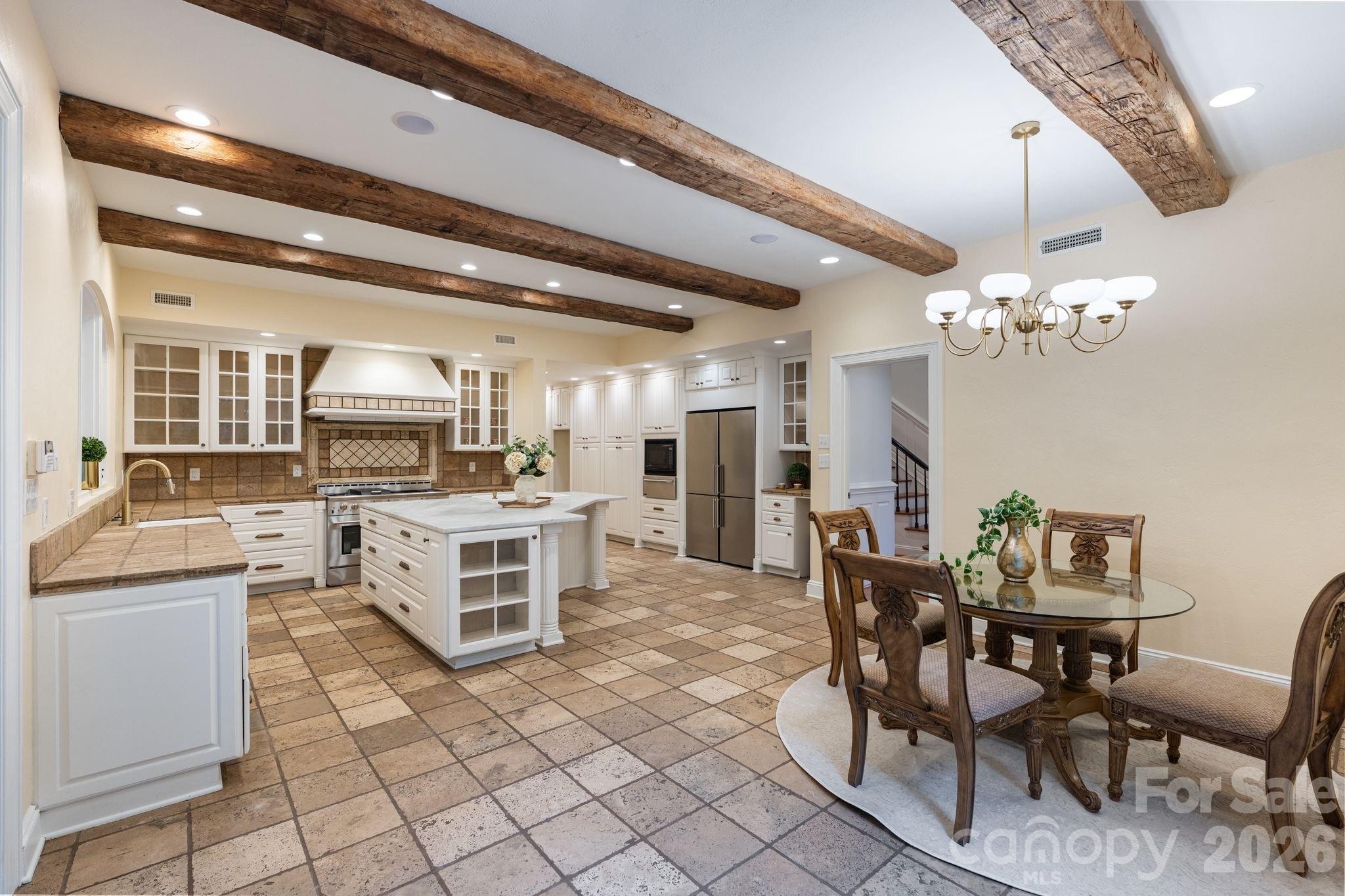 1486 Knolls Drive — Newton