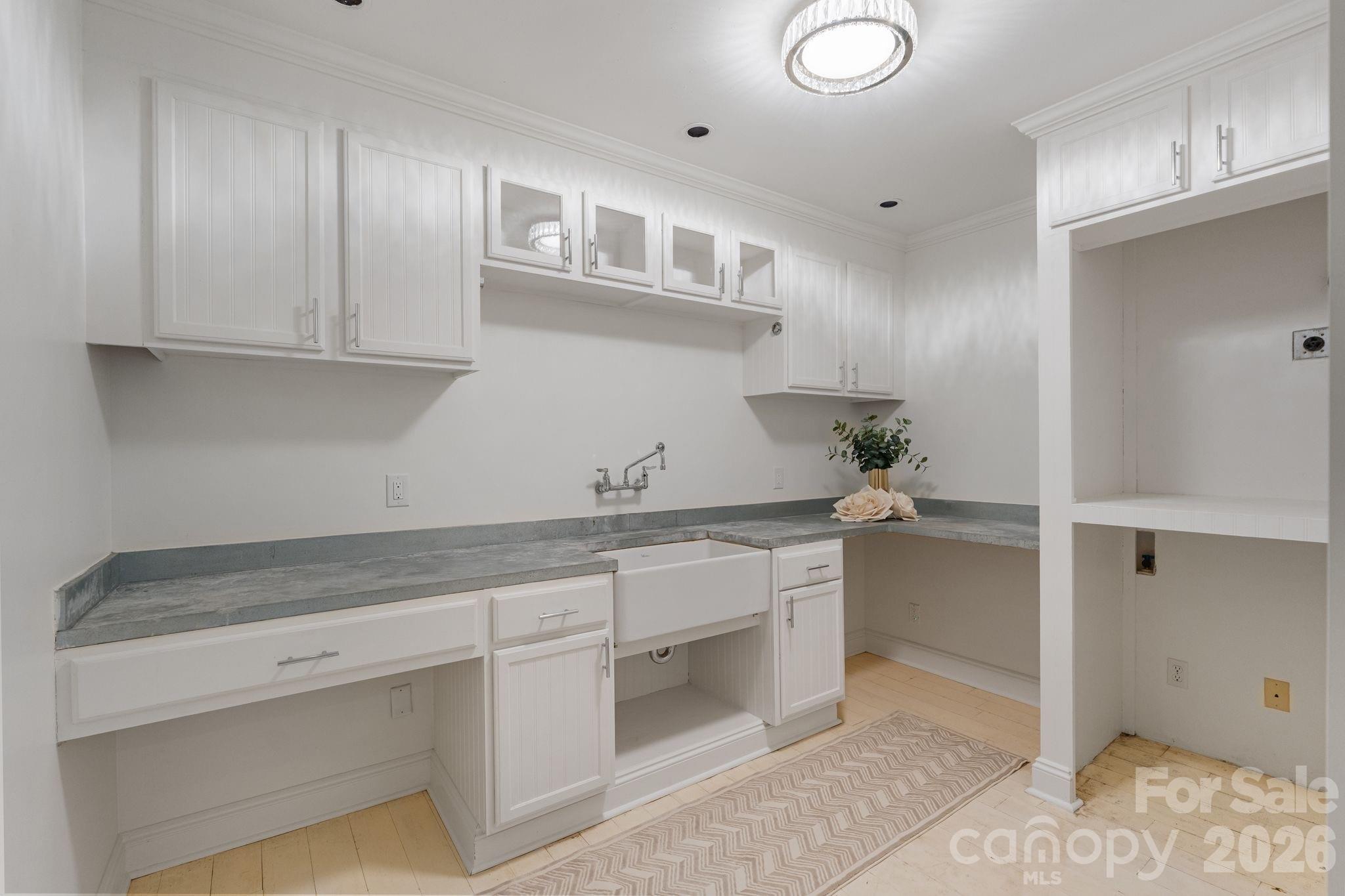 1486 Knolls Drive — Newton