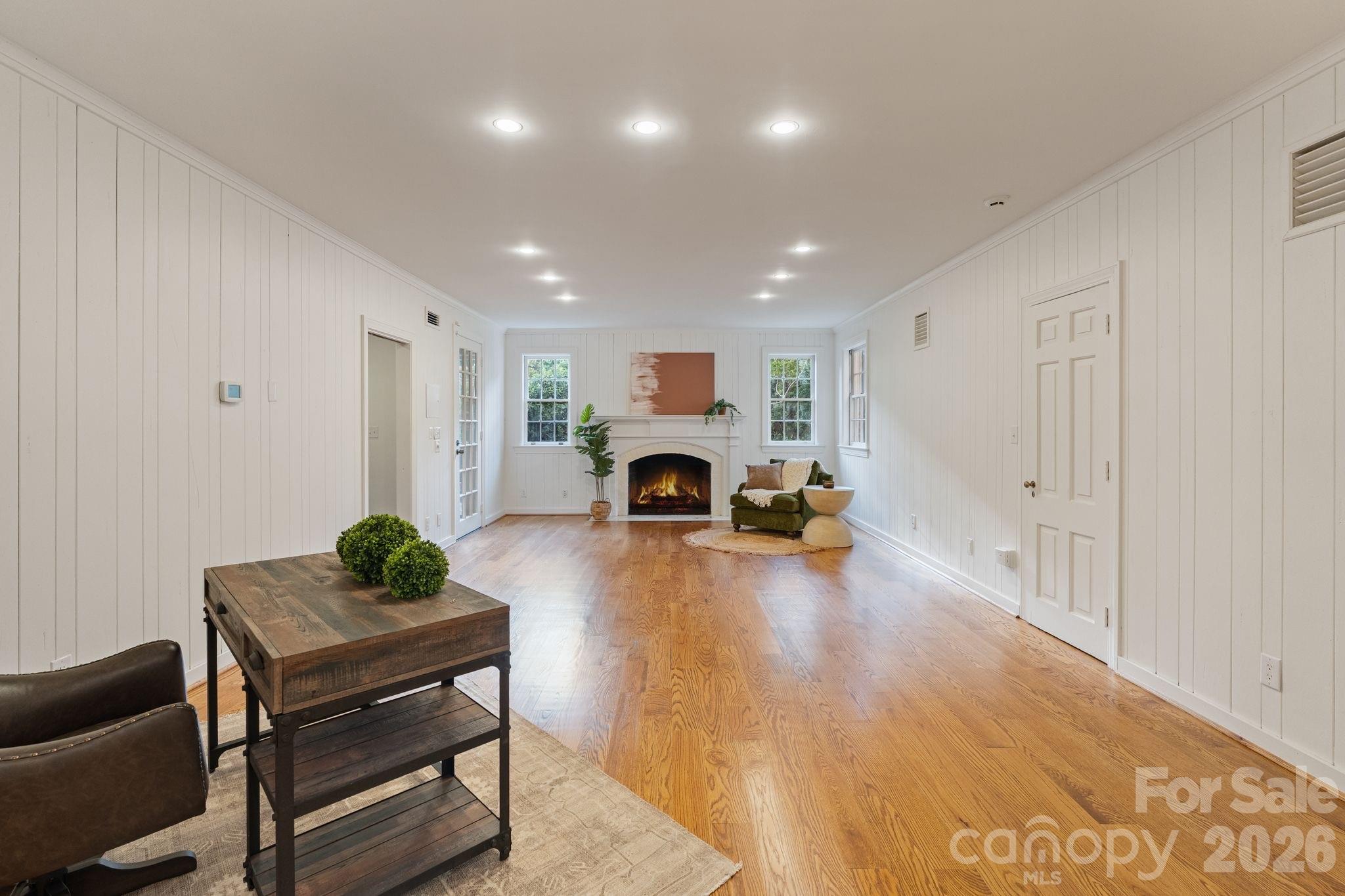 1486 Knolls Drive — Newton