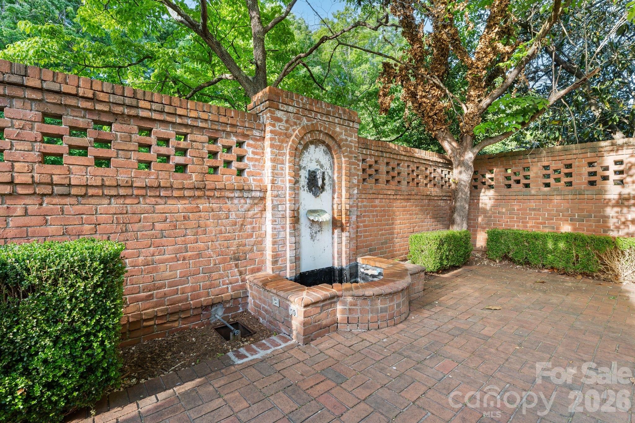 1486 Knolls Drive — Newton