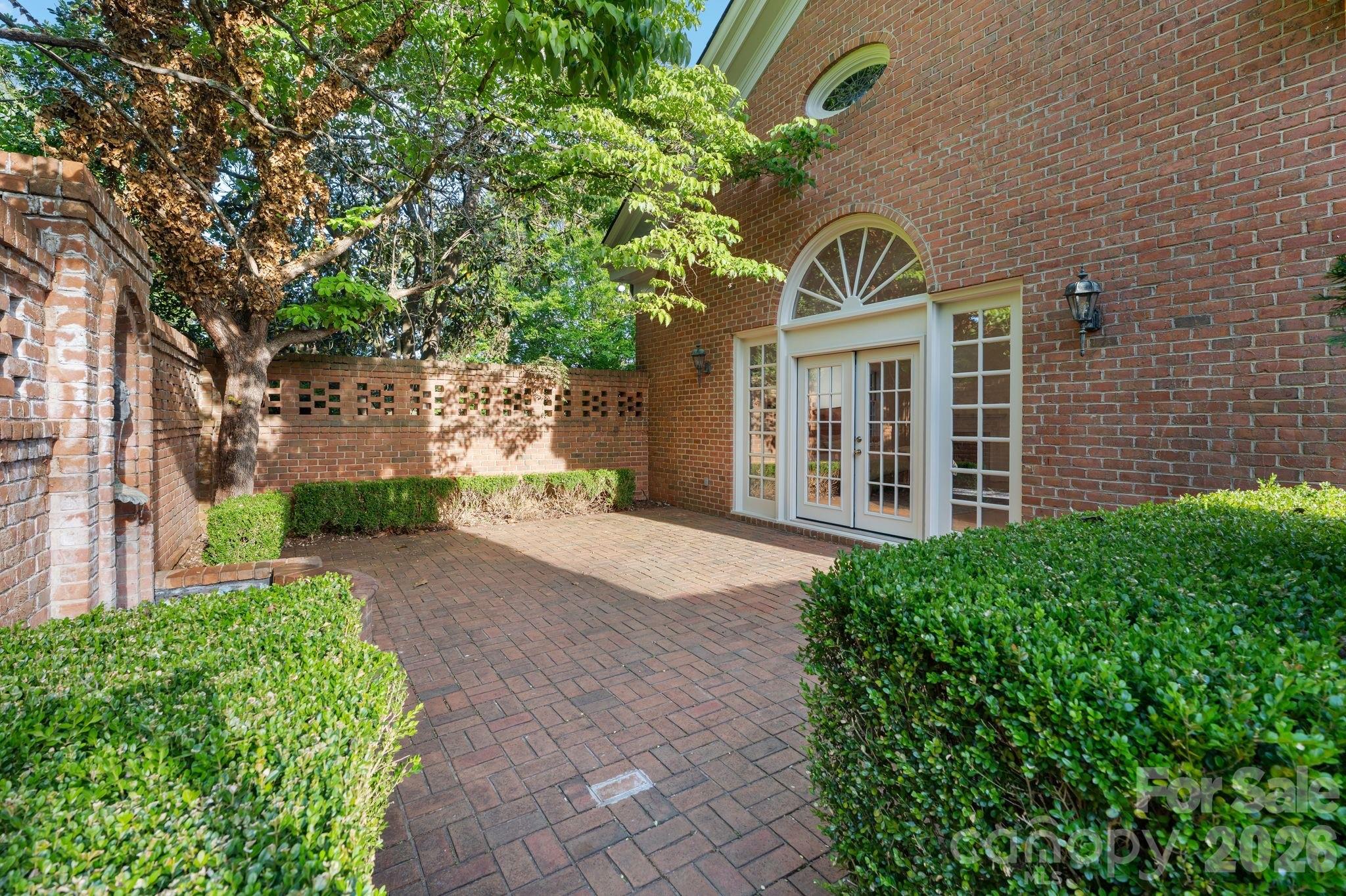 1486 Knolls Drive — Newton