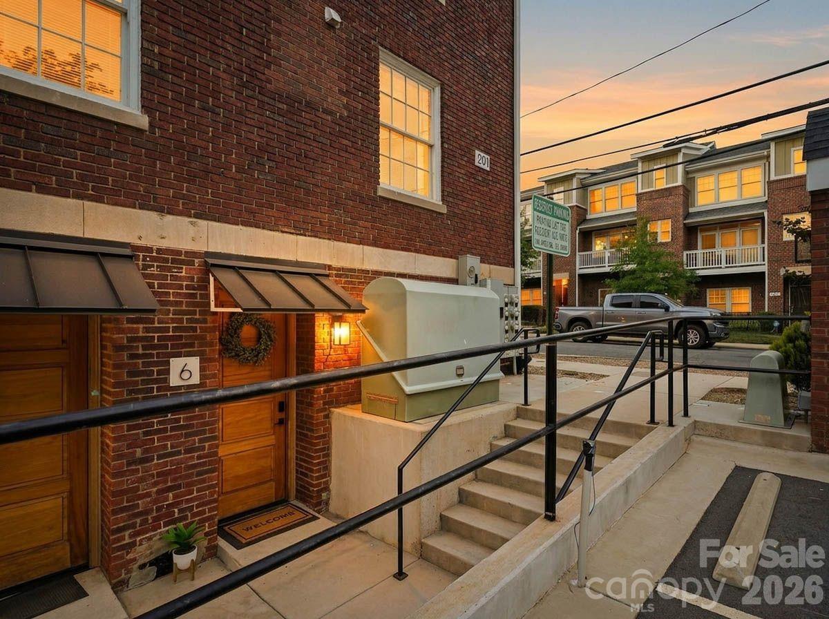 201 Grandin Road #6 — Charlotte