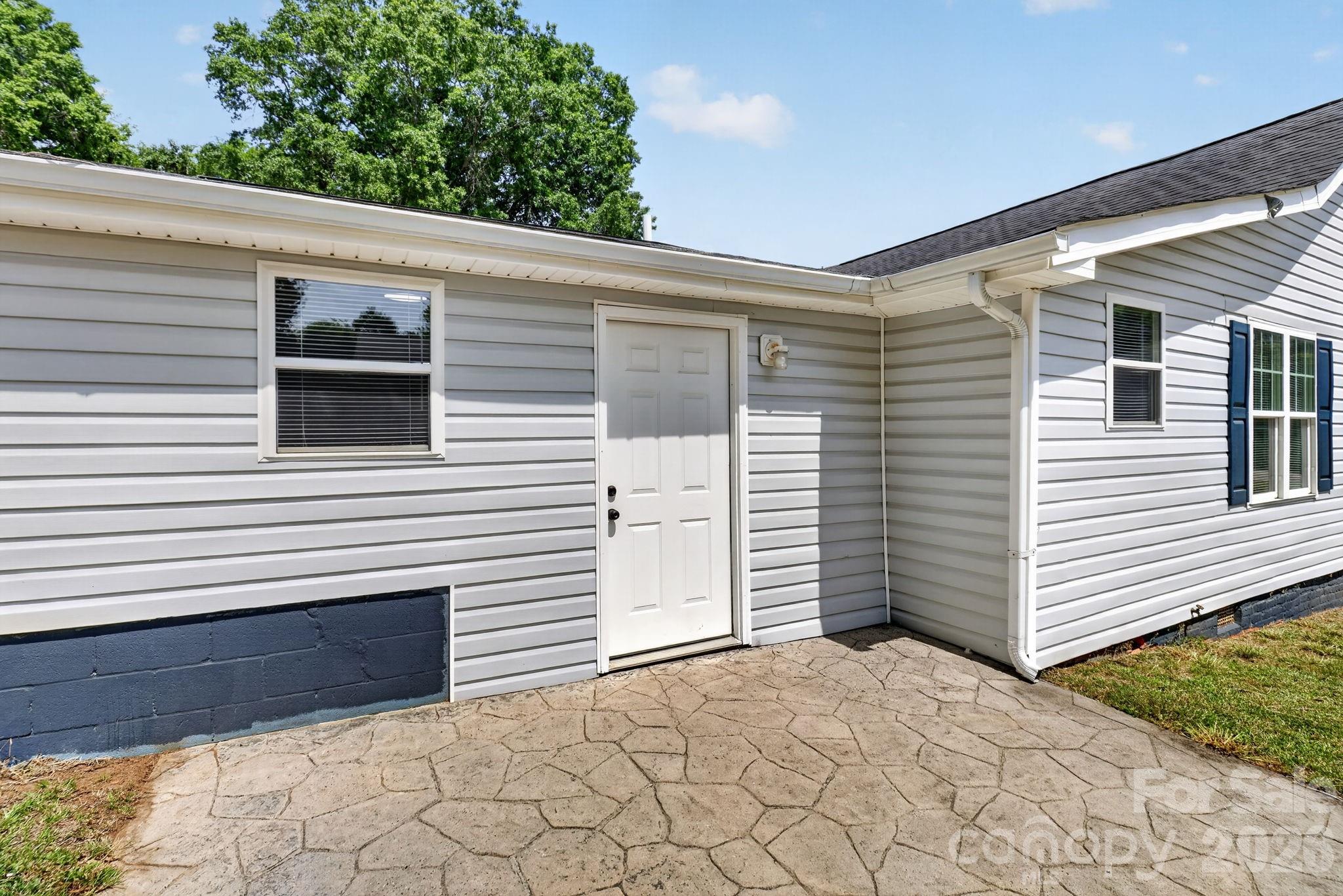 62 Roberta Road SW — Concord