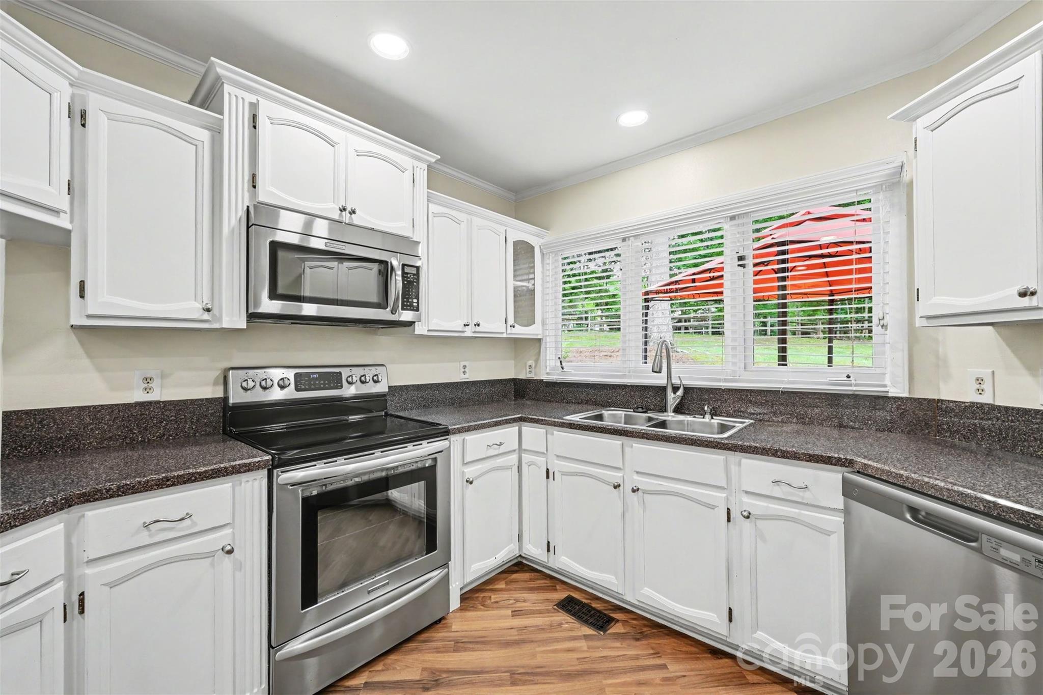 212 Rose Arbor Lane — Matthews