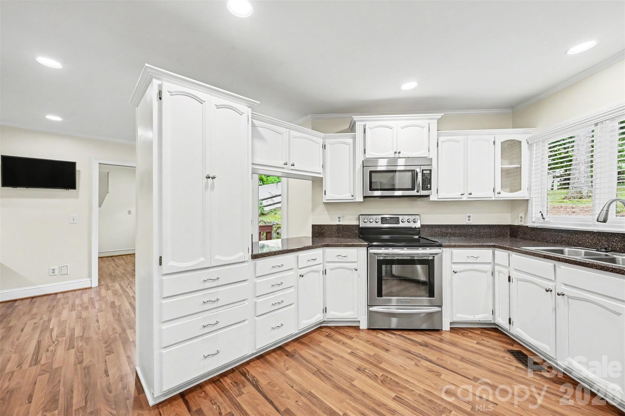 212 Rose Arbor Lane — Matthews