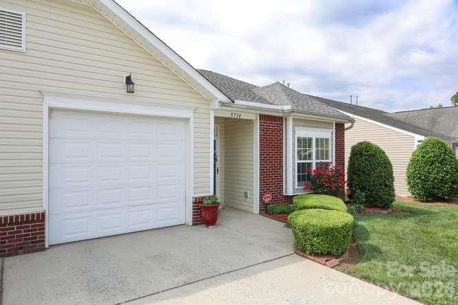 5714 Bradford Lake Lane — Charlotte