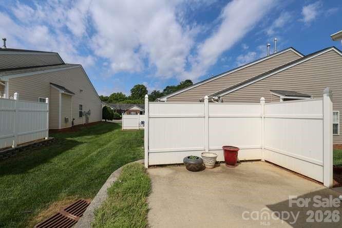 5714 Bradford Lake Lane — Charlotte