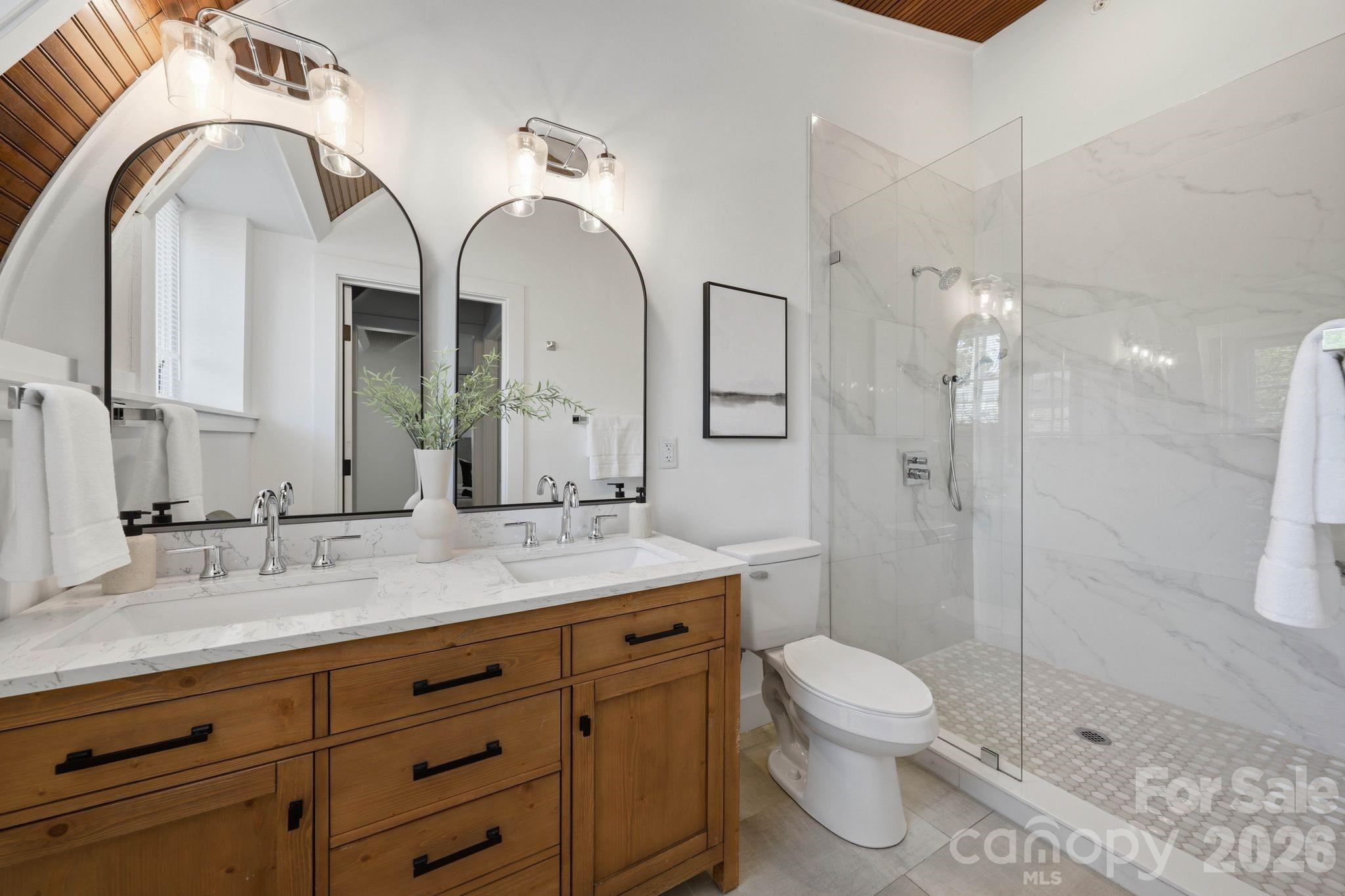 201 Grandin Road #13 — Charlotte