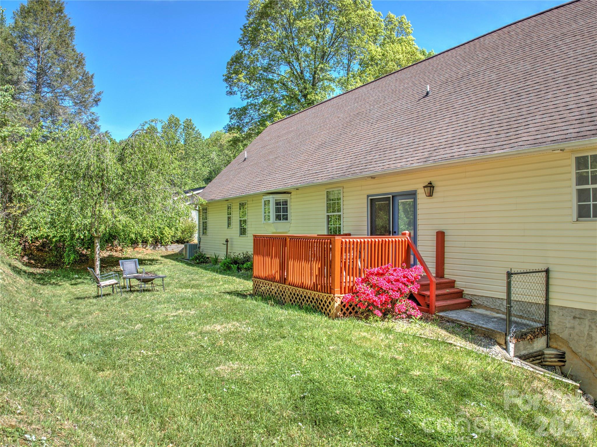 64 Wyoming Road — Asheville