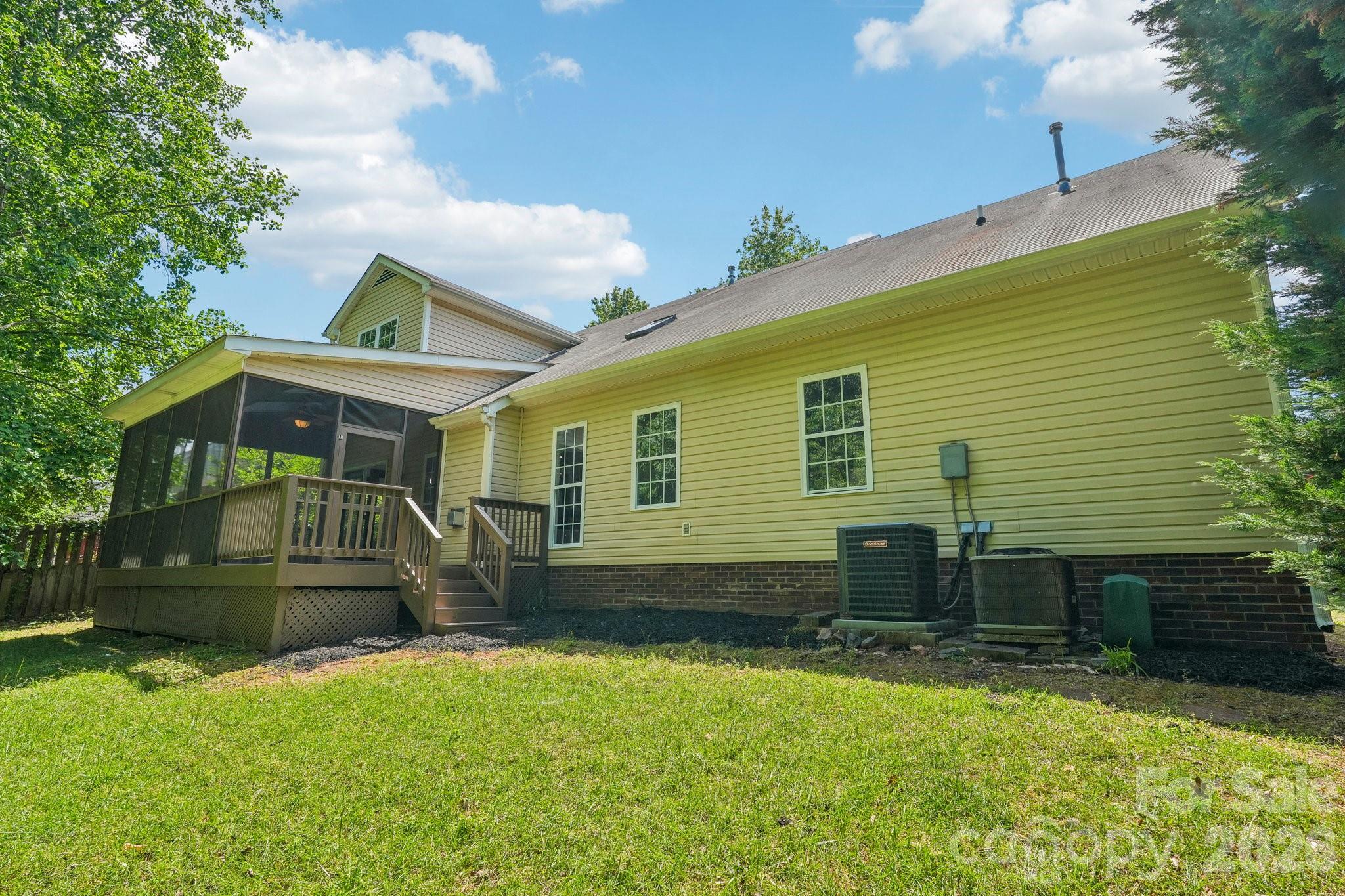 7206 Sweetfield Drive — Huntersville