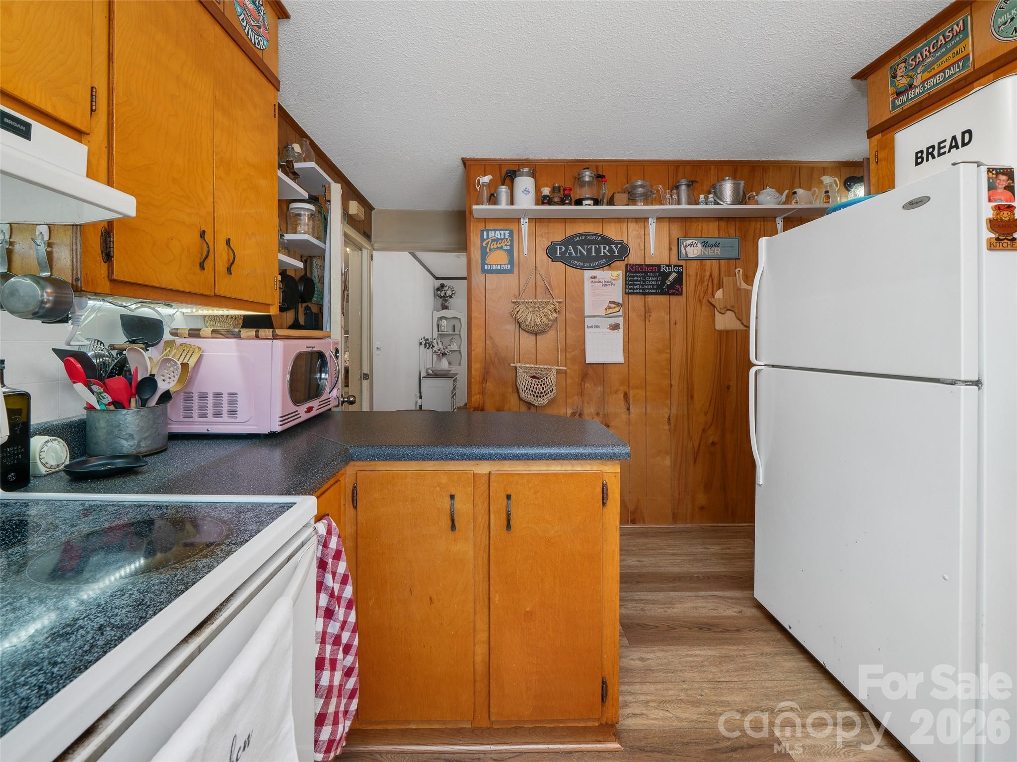 376 Hoot Owl Road — Spruce Pine