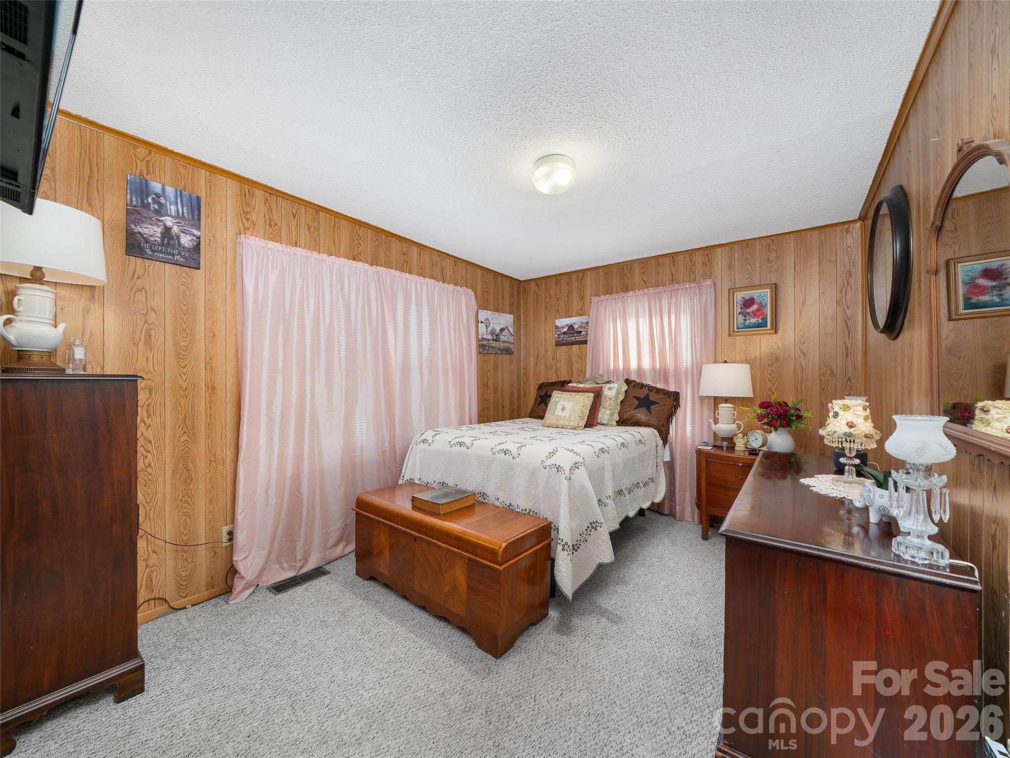 376 Hoot Owl Road — Spruce Pine