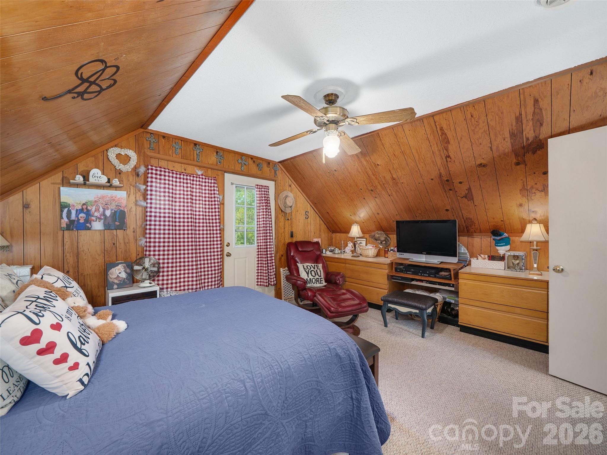 376 Hoot Owl Road — Spruce Pine