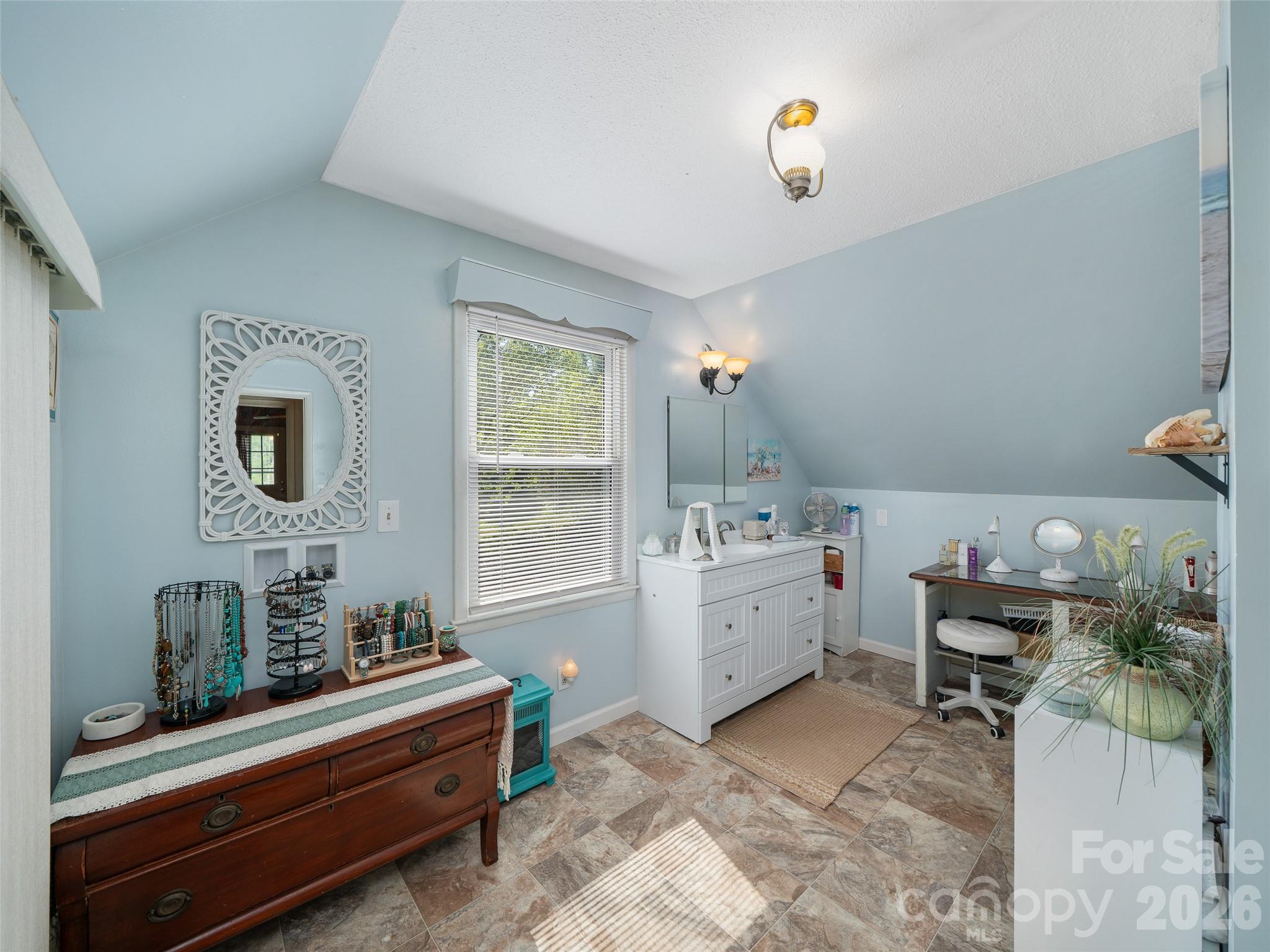 376 Hoot Owl Road — Spruce Pine