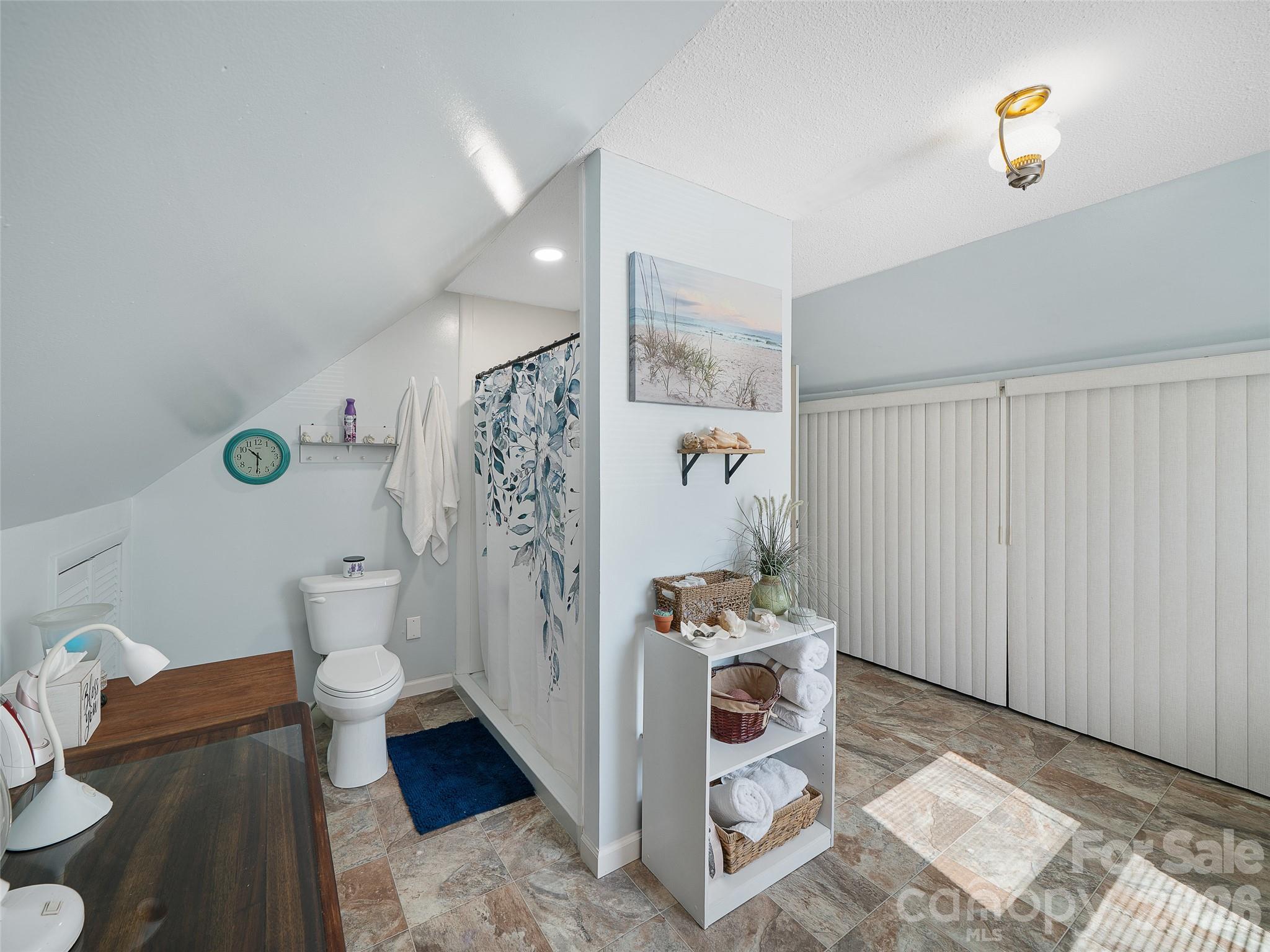 376 Hoot Owl Road — Spruce Pine