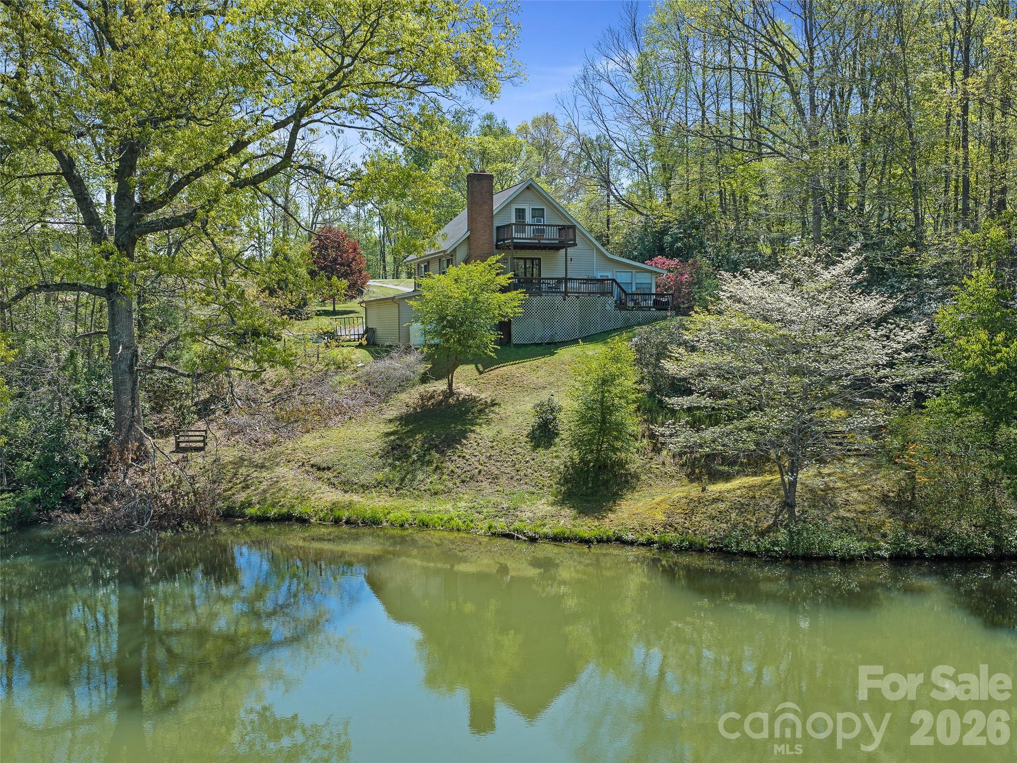376 Hoot Owl Road — Spruce Pine