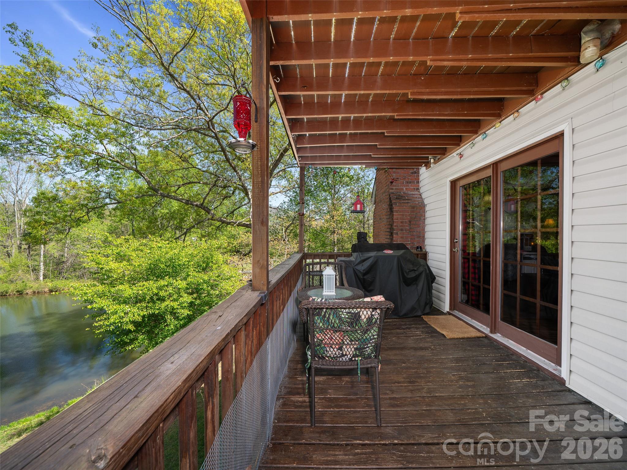 376 Hoot Owl Road — Spruce Pine