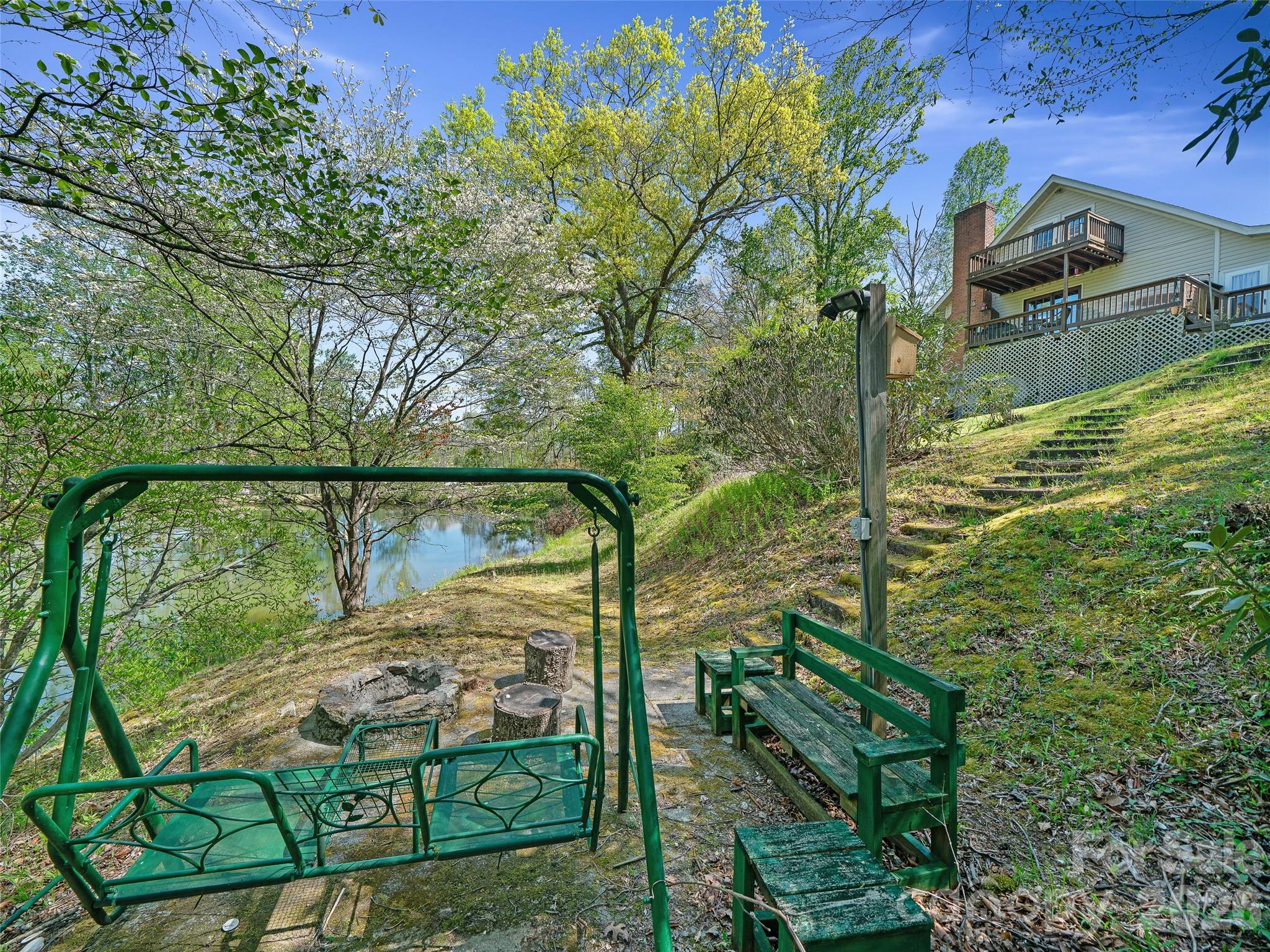 376 Hoot Owl Road — Spruce Pine