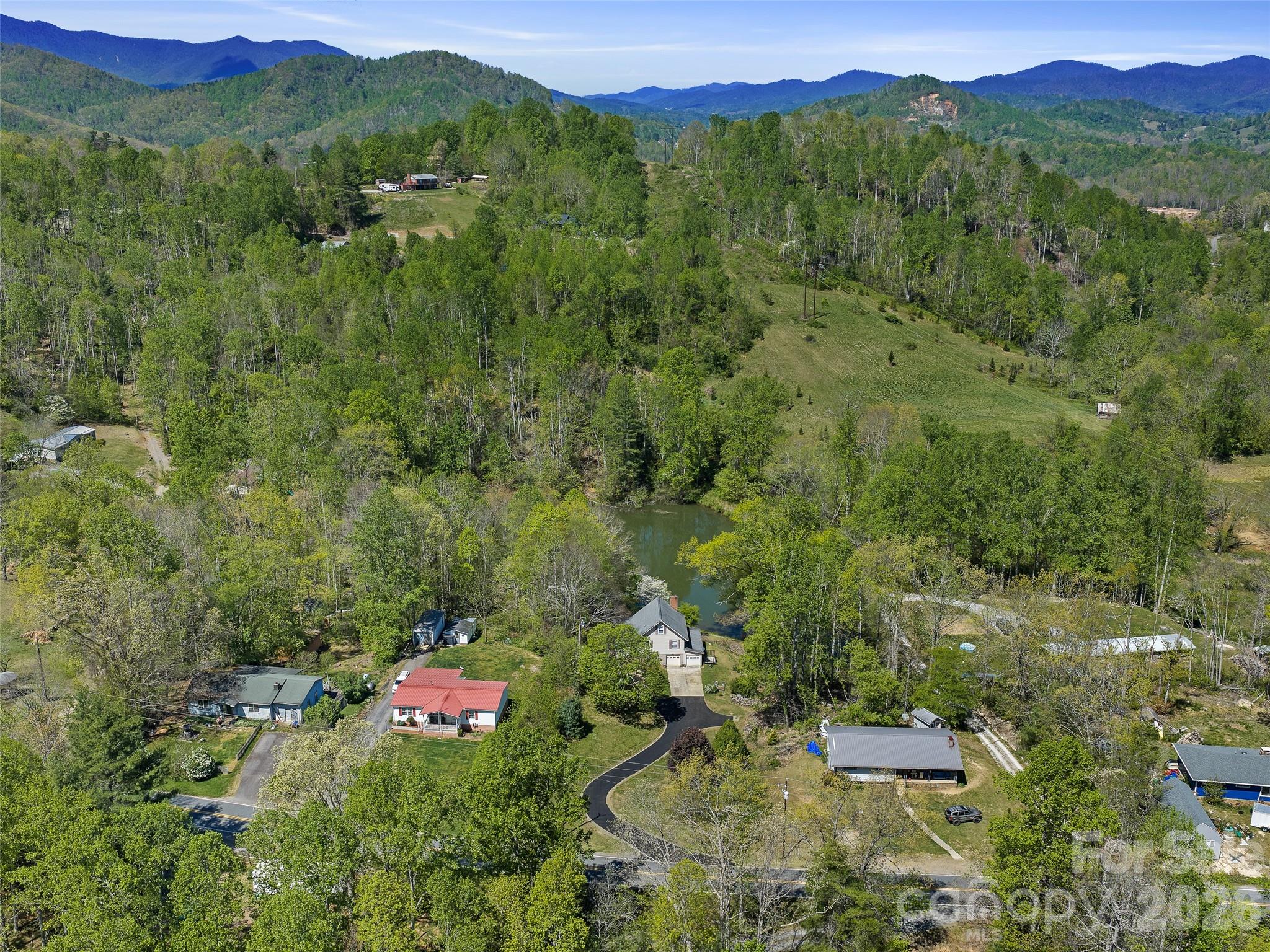 376 Hoot Owl Road — Spruce Pine