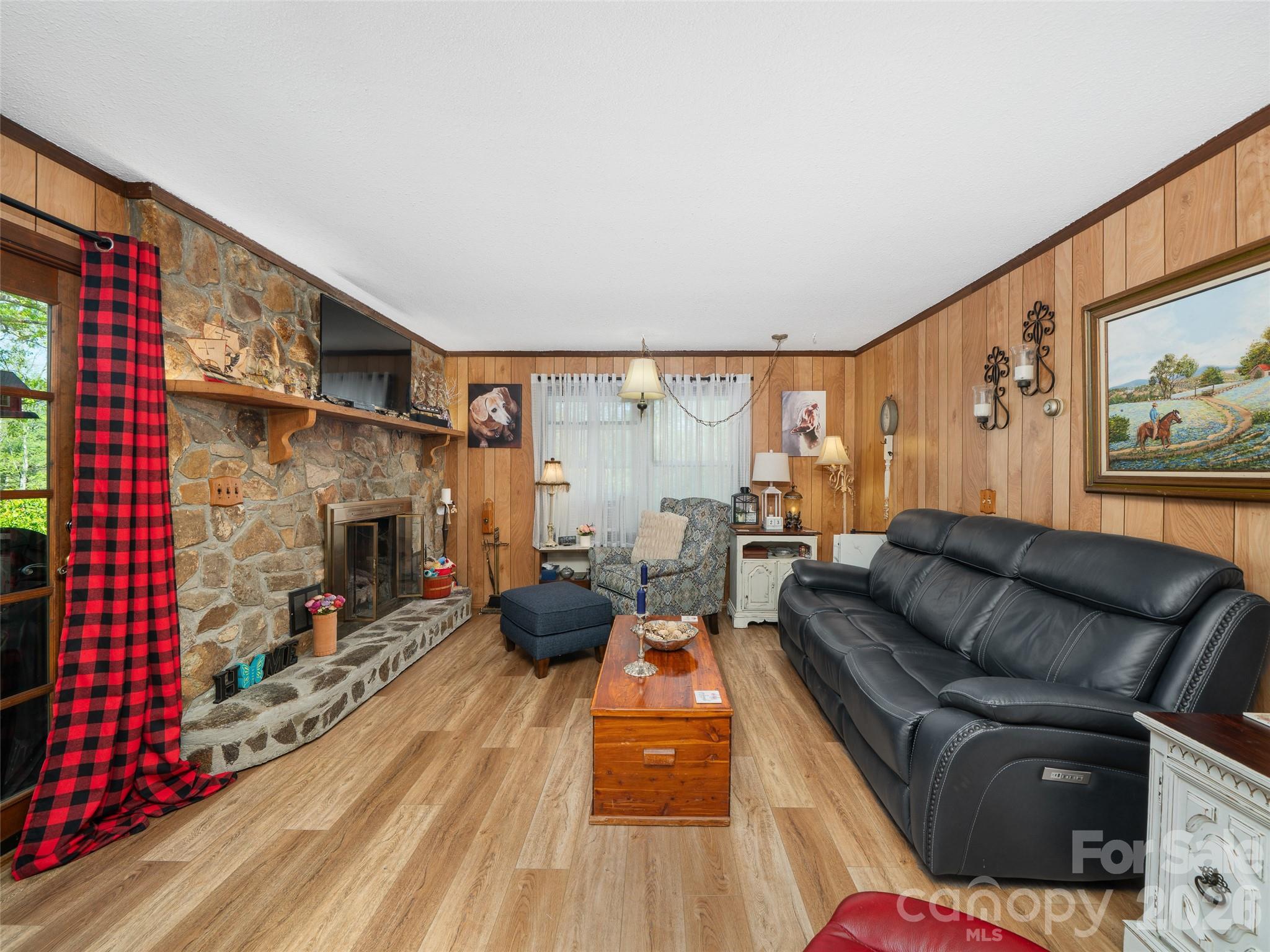376 Hoot Owl Road — Spruce Pine
