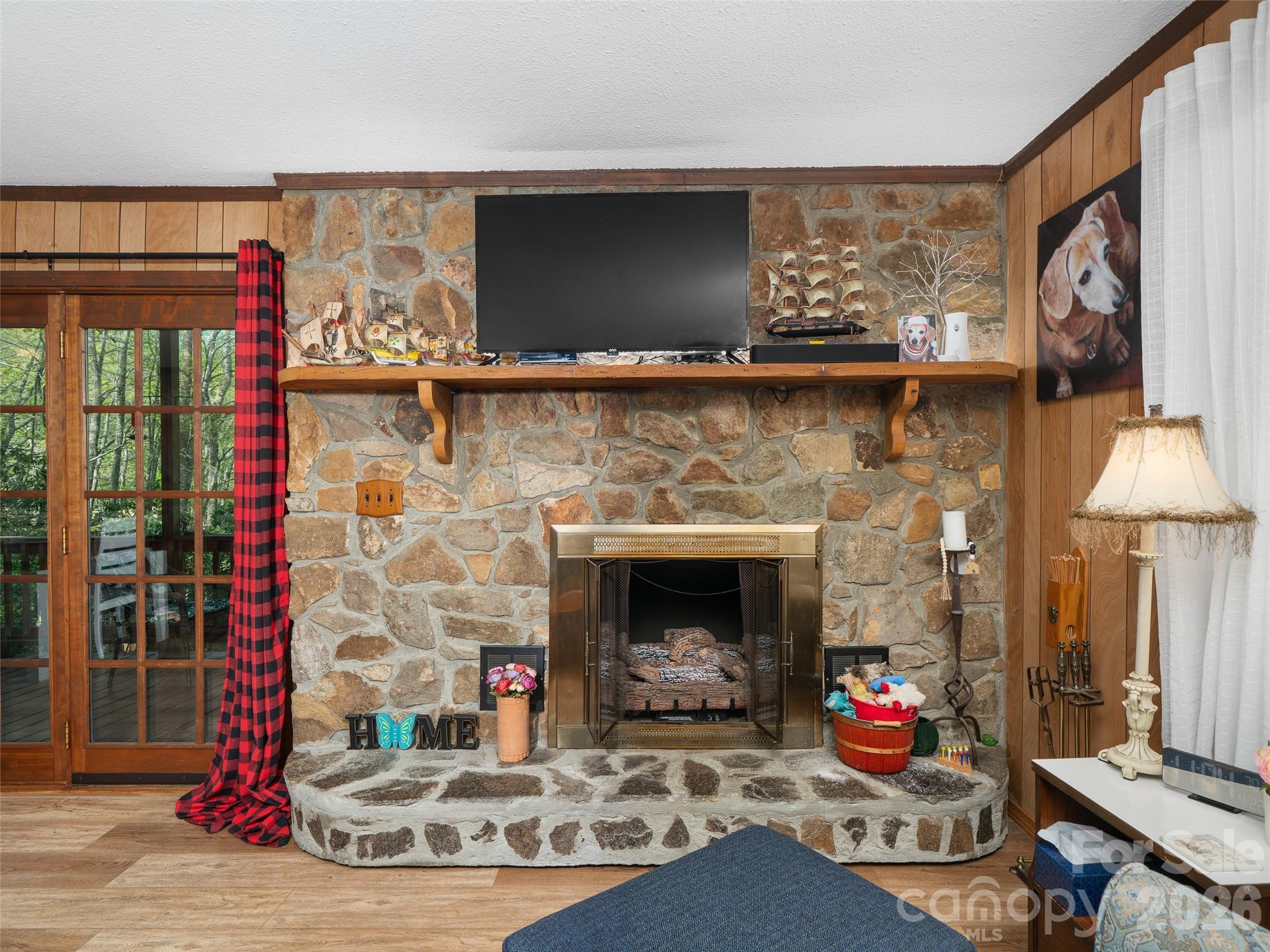 376 Hoot Owl Road — Spruce Pine
