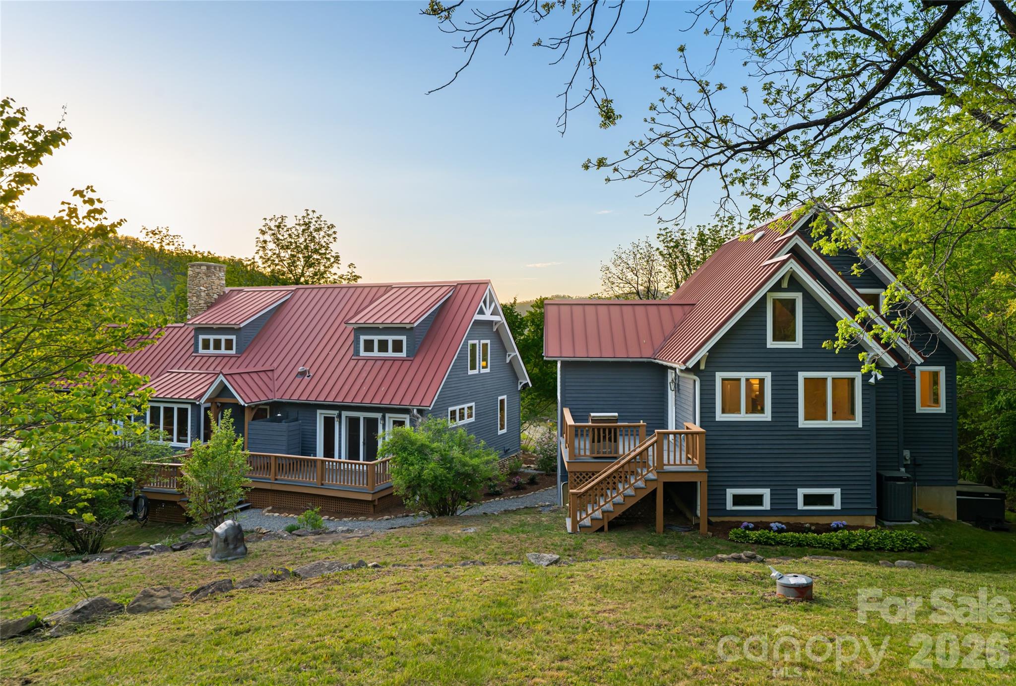 10 and 12 Dogwood Hills Lane — Weaverville