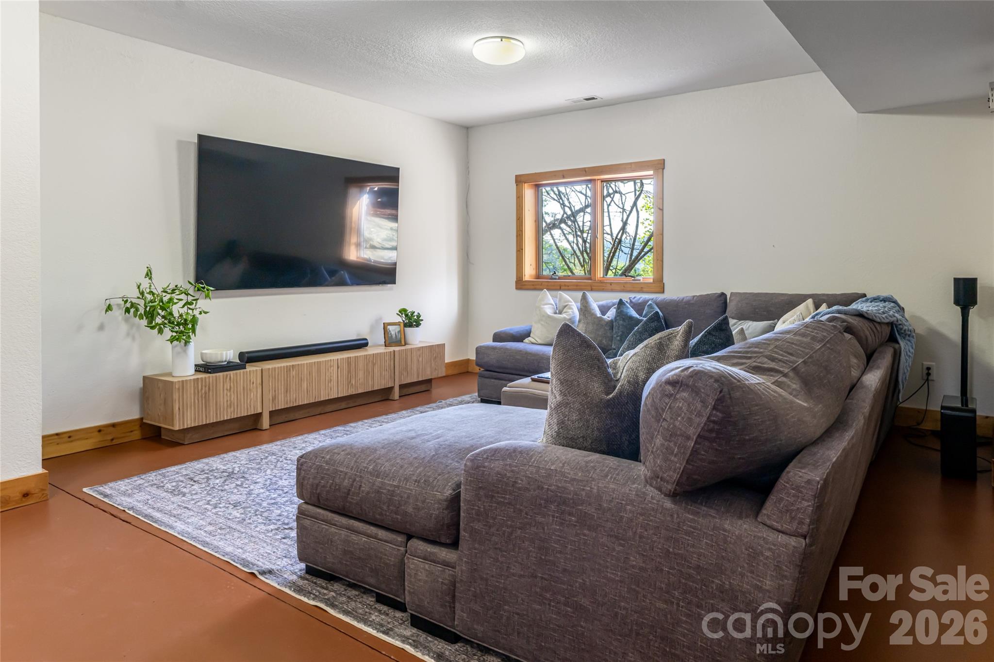 10 and 12 Dogwood Hills Lane — Weaverville