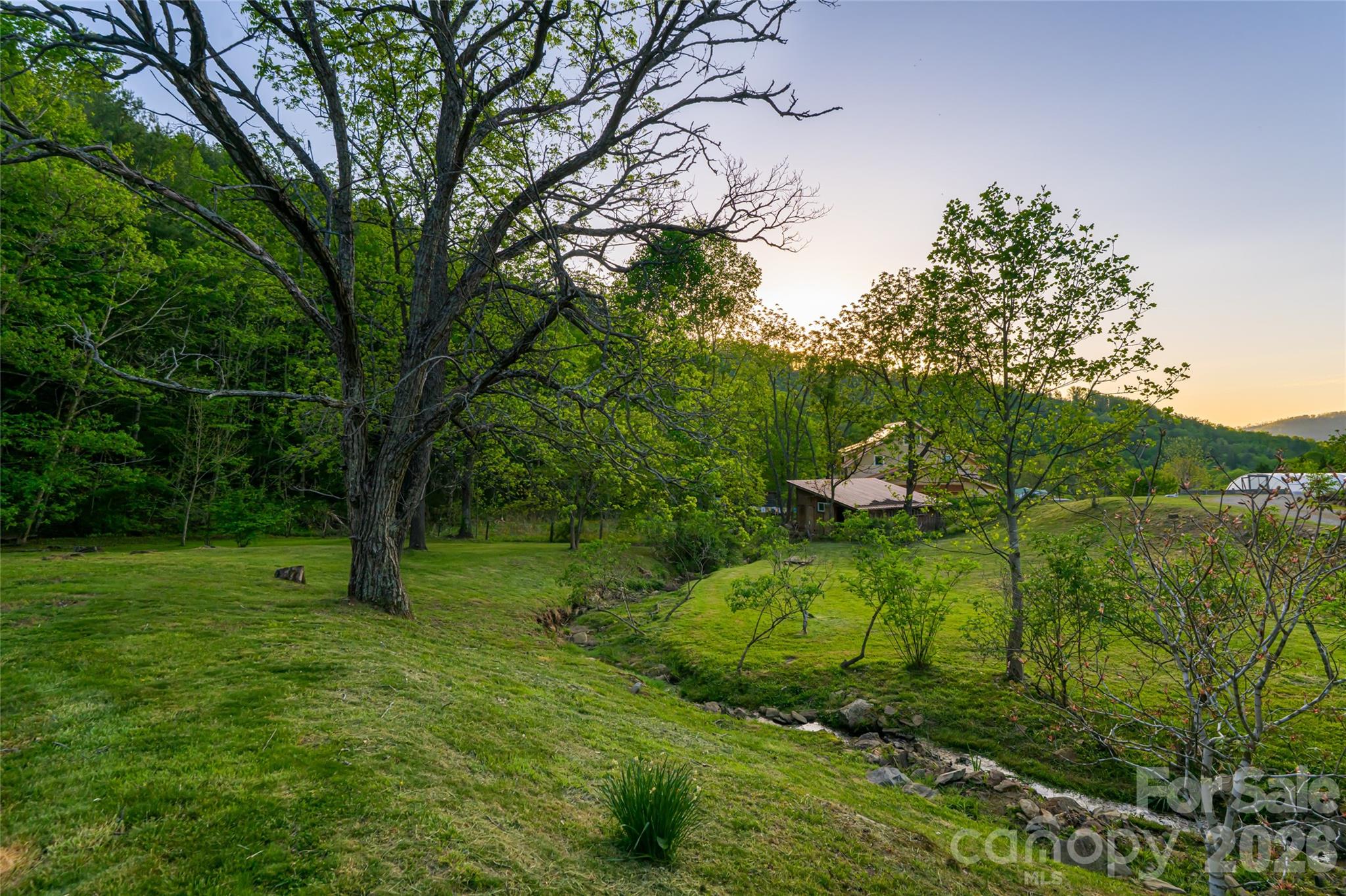 10 and 12 Dogwood Hills Lane — Weaverville