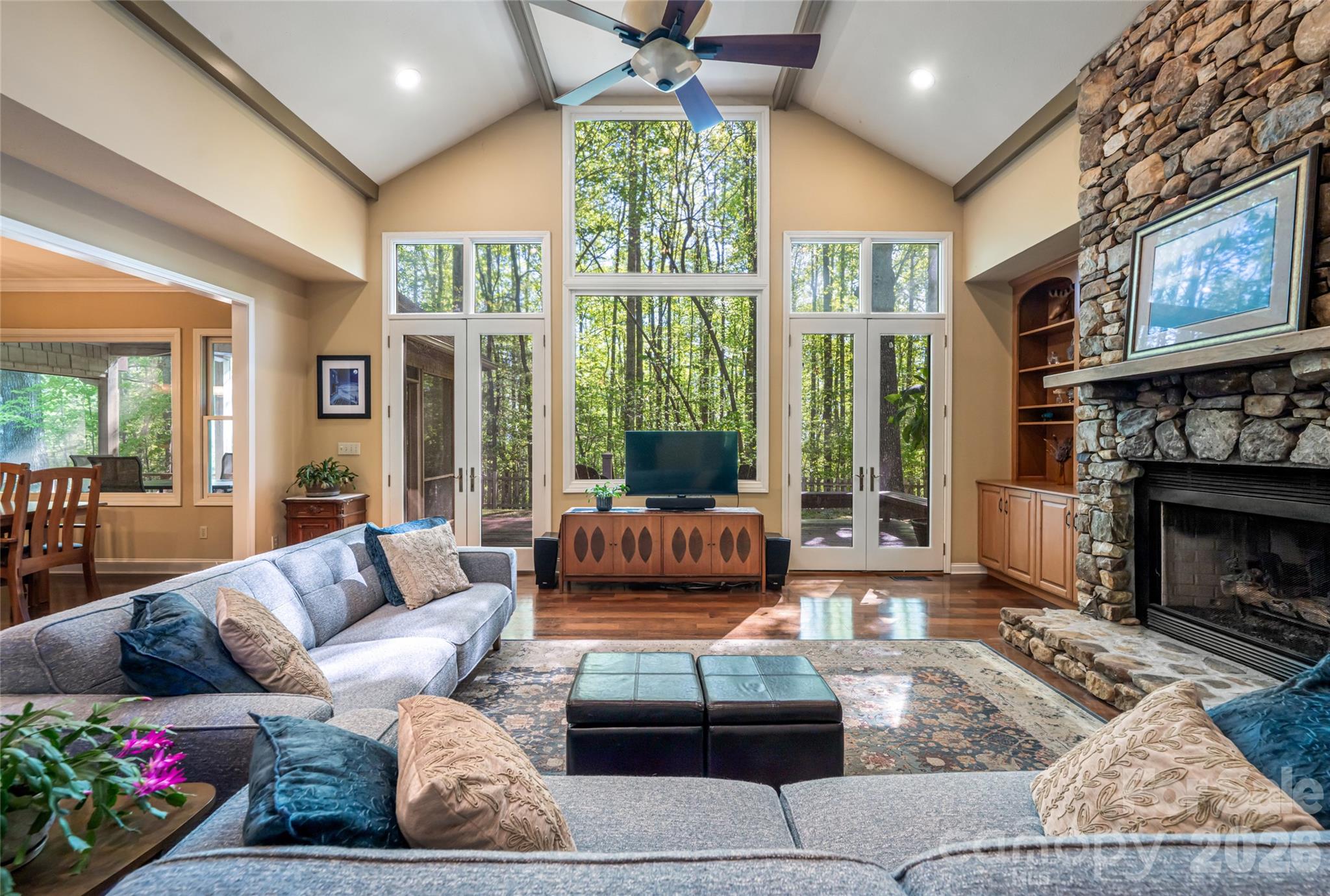 109 Little Cherokee Ridge — Hendersonville