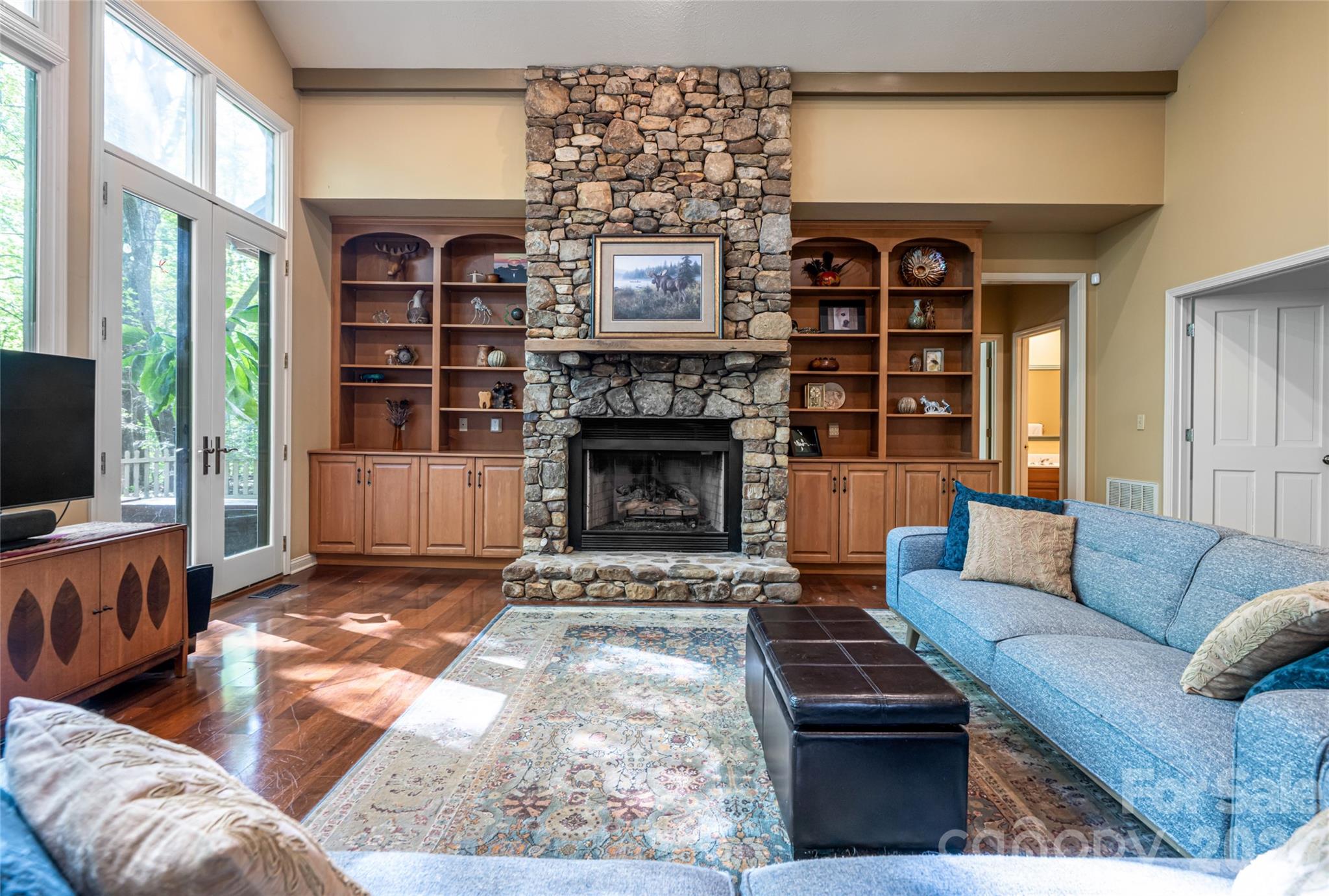 109 Little Cherokee Ridge — Hendersonville